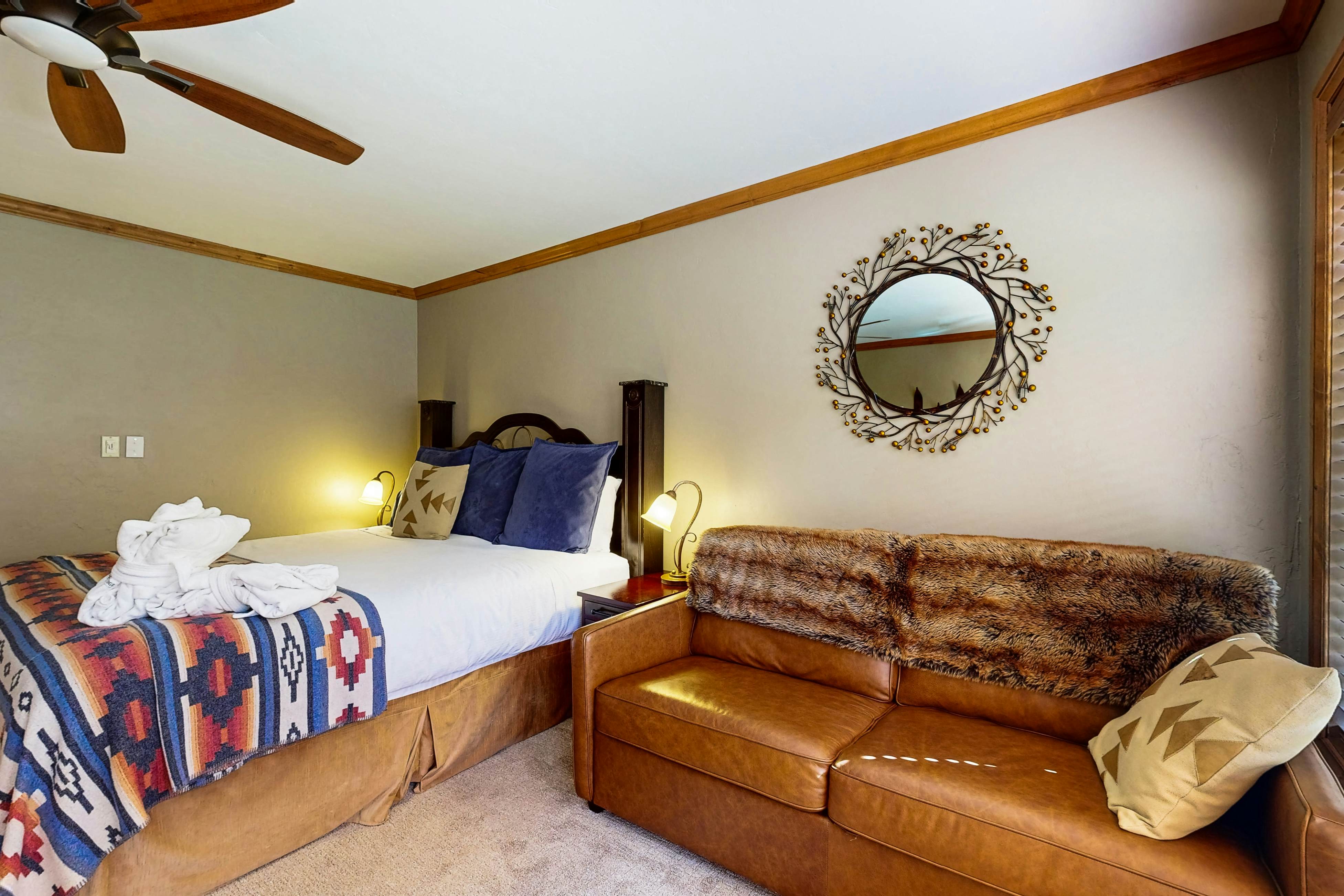 Lion Square Lodge South 166