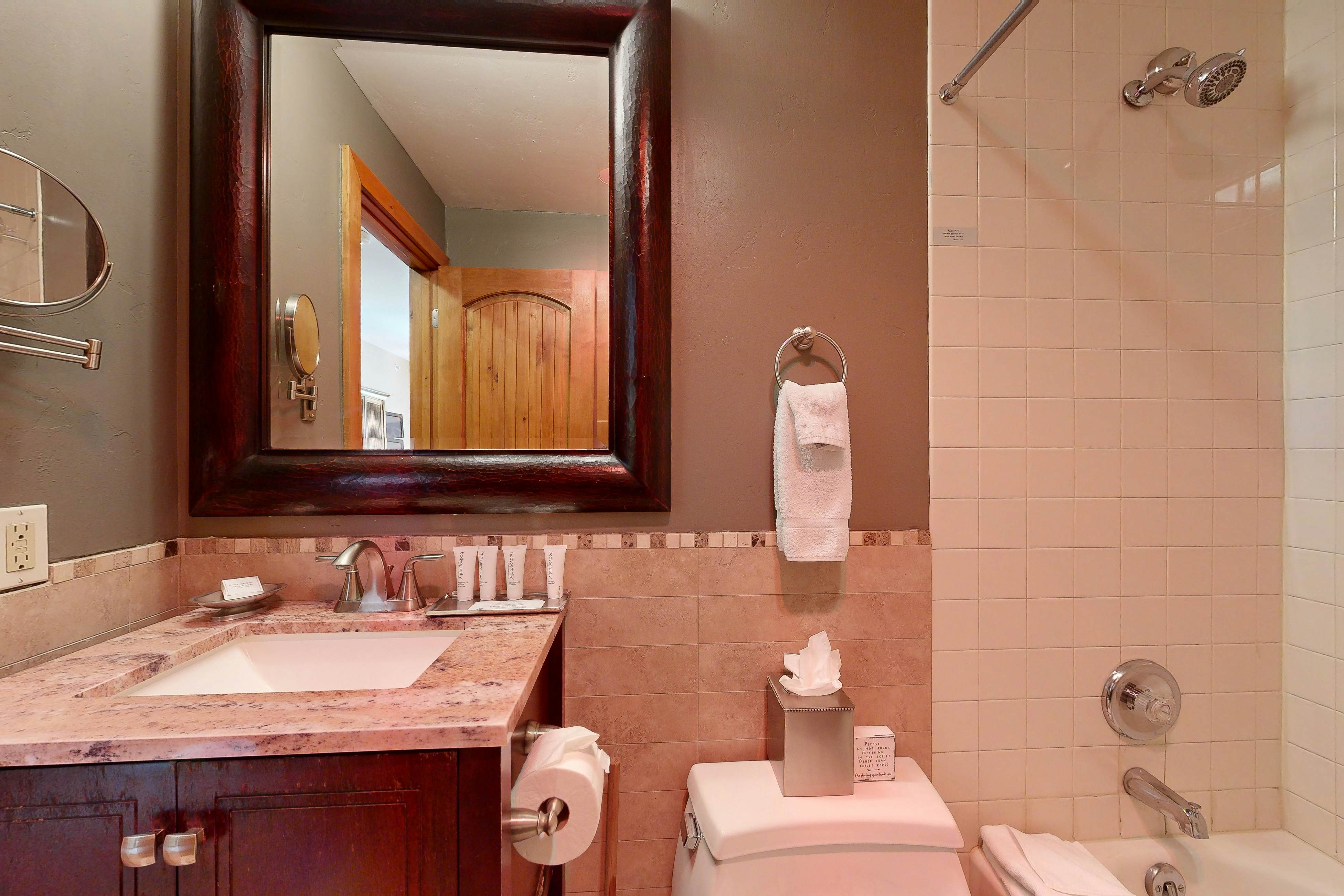 Lion Square Lodge South 174