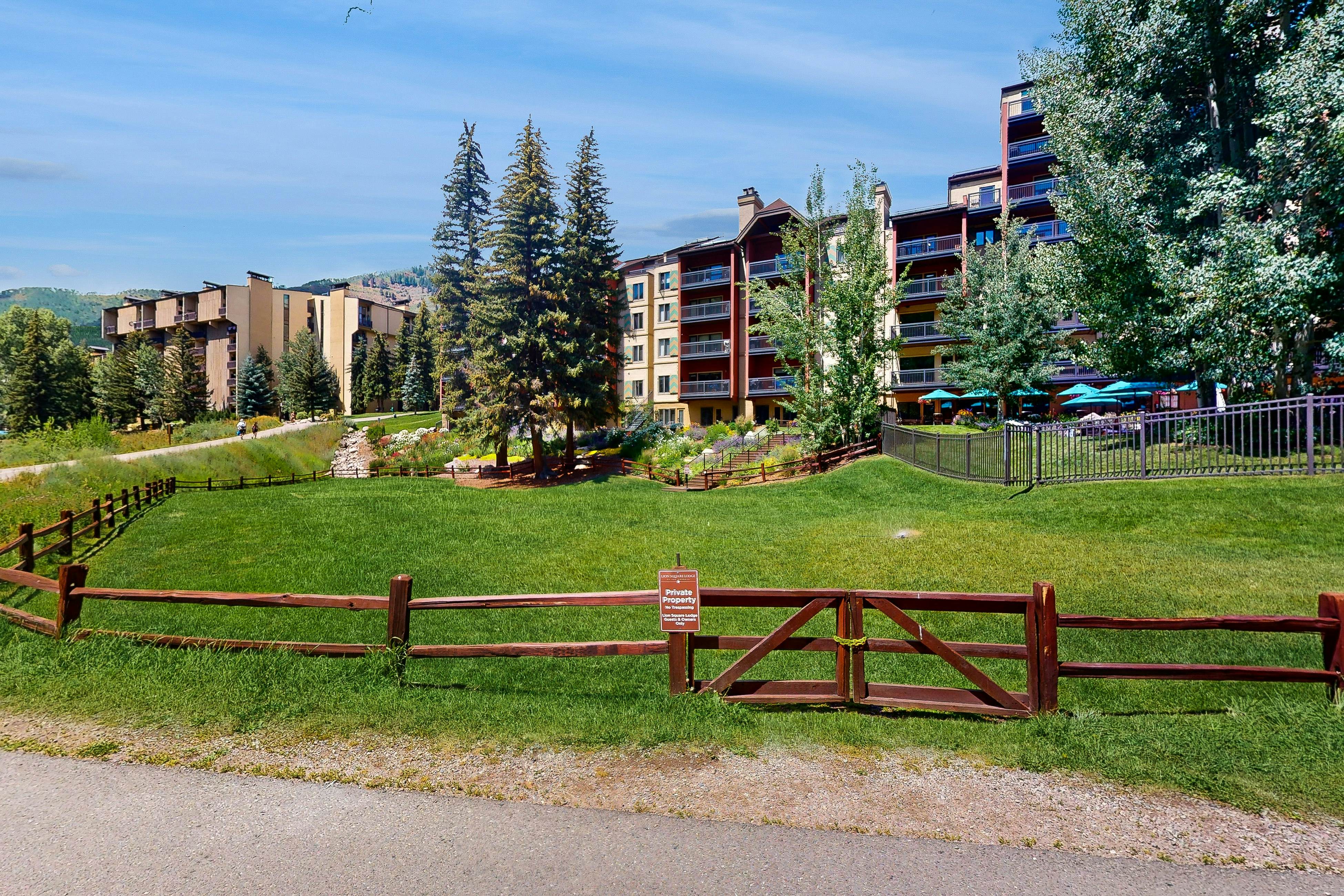 Lion Square Lodge South 176