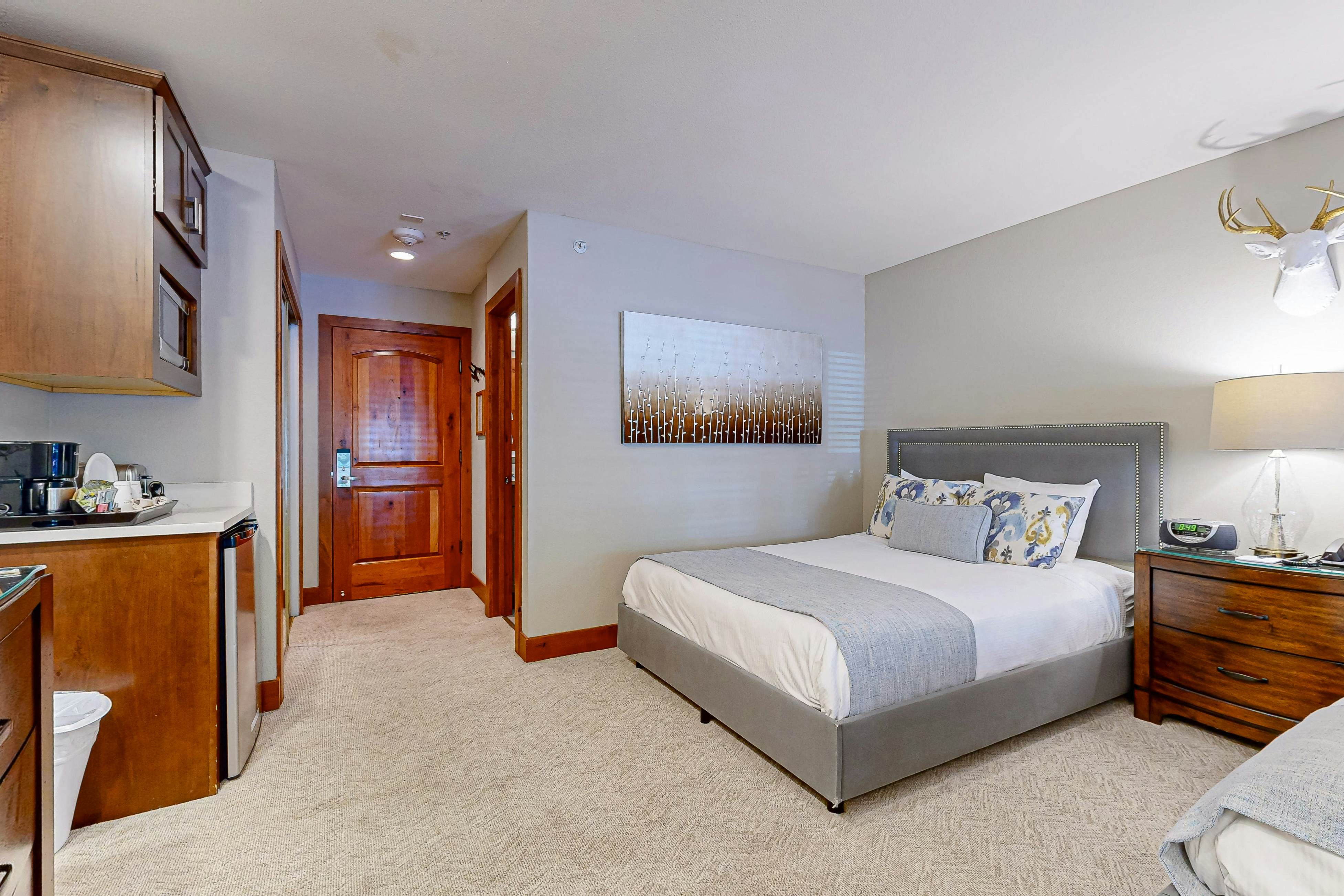 Lion Square Lodge South 365