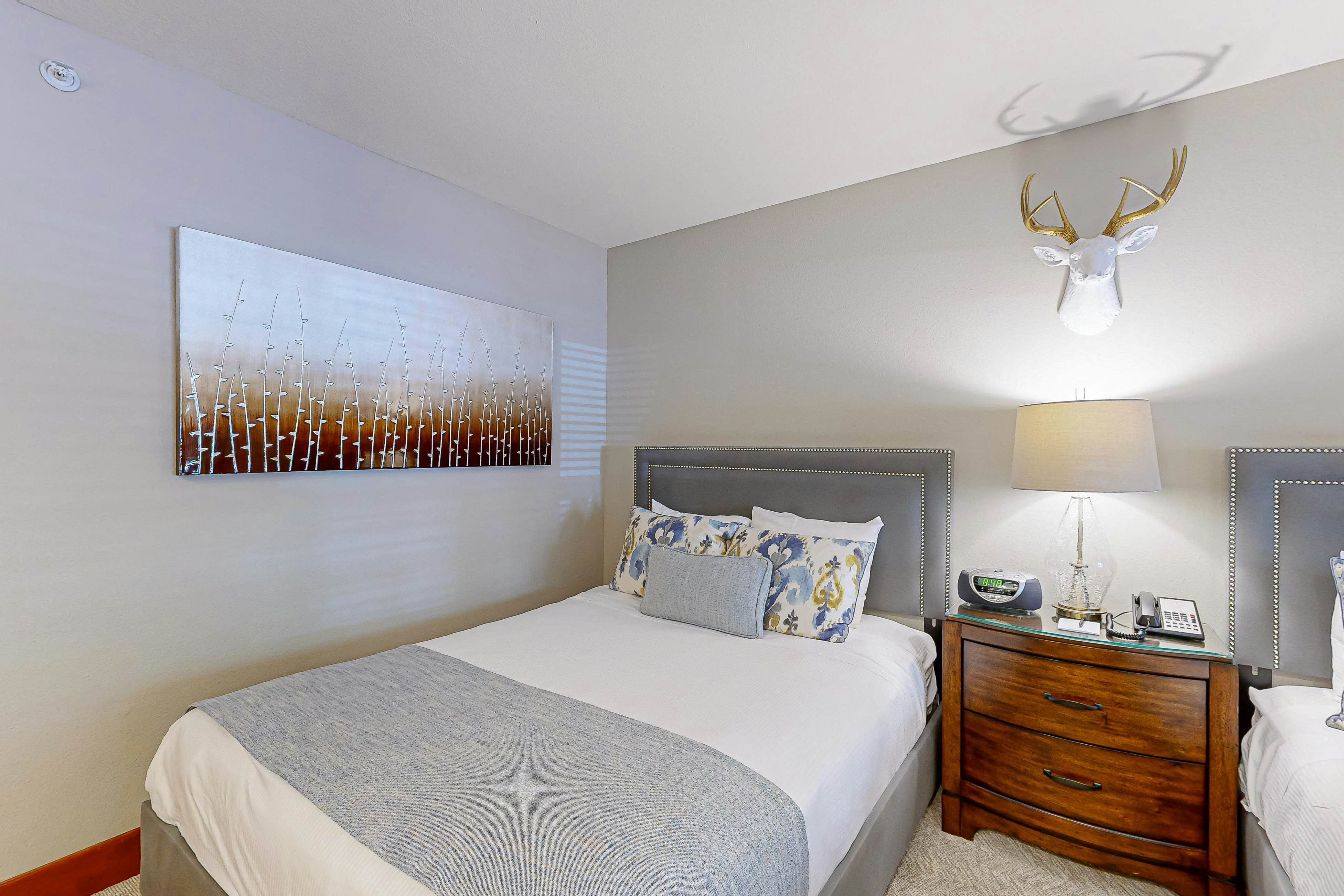 Lion Square Lodge South 365