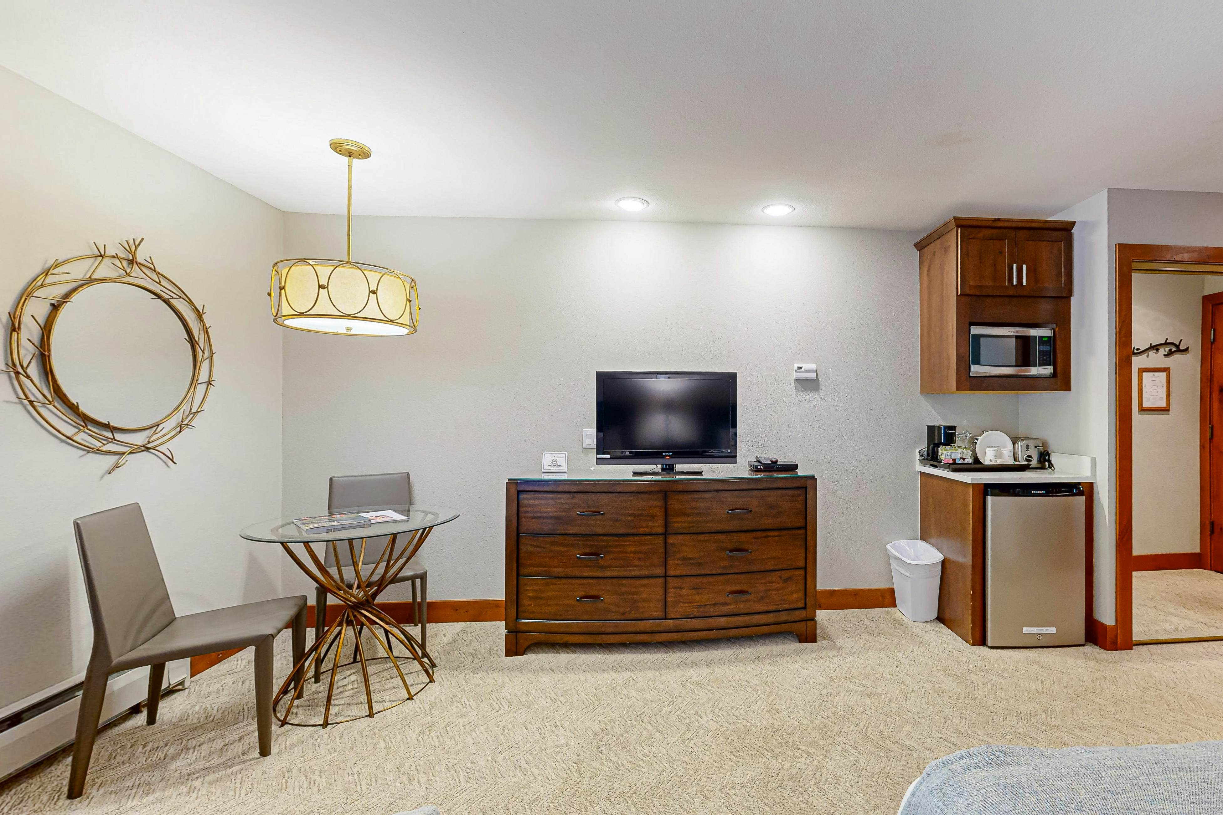 Lion Square Lodge South 365