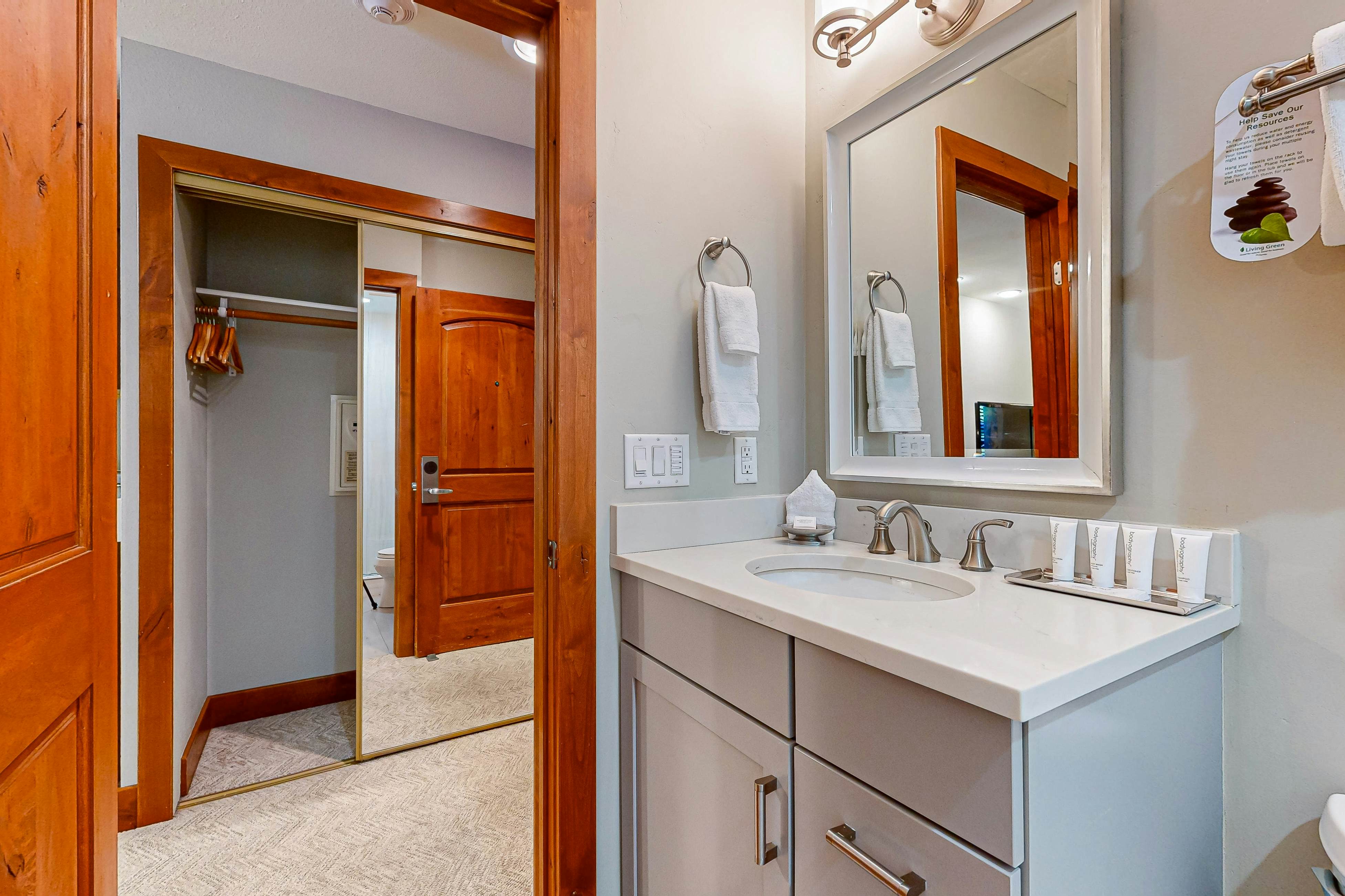 Lion Square Lodge South 365