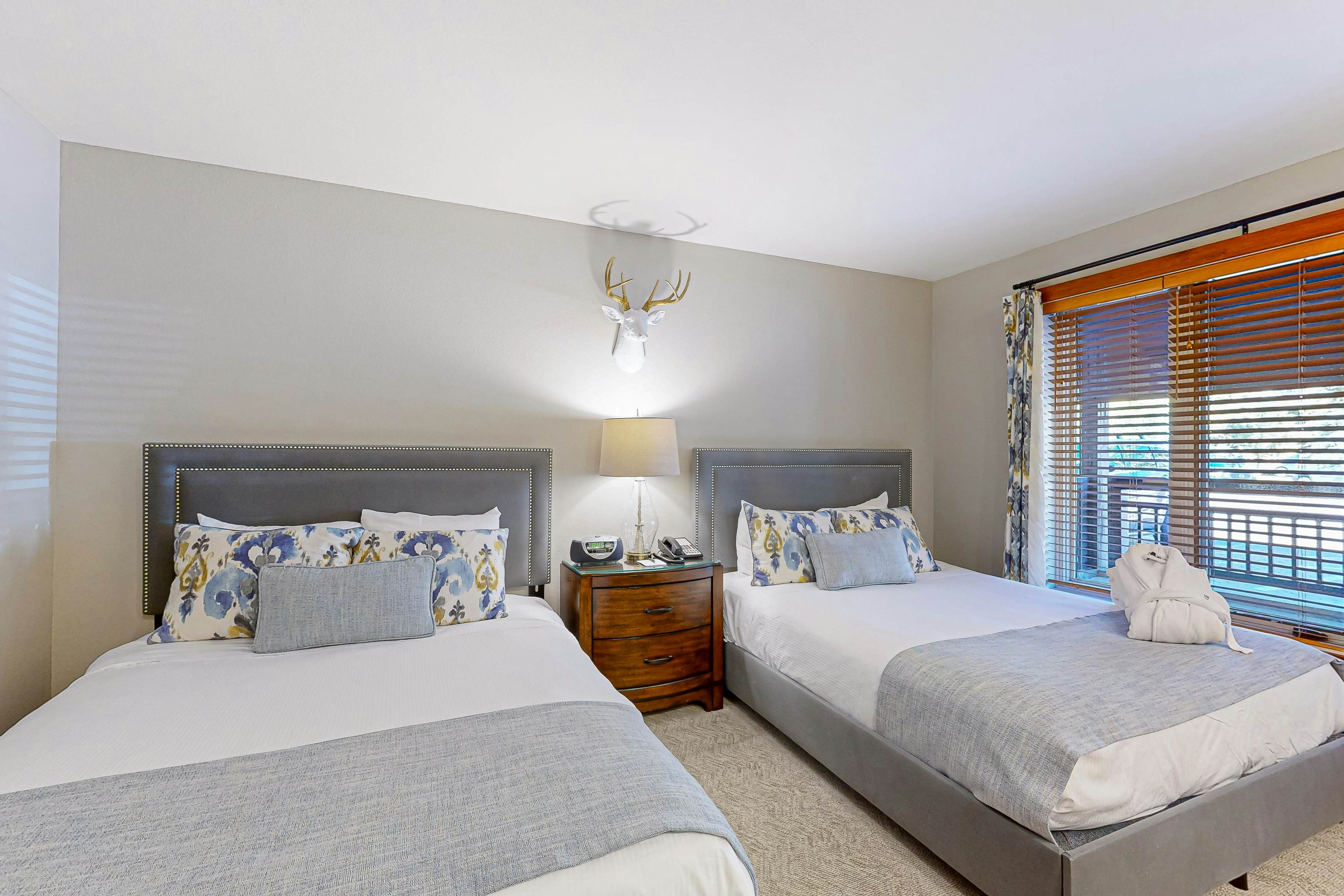 Lion Square Lodge South 365