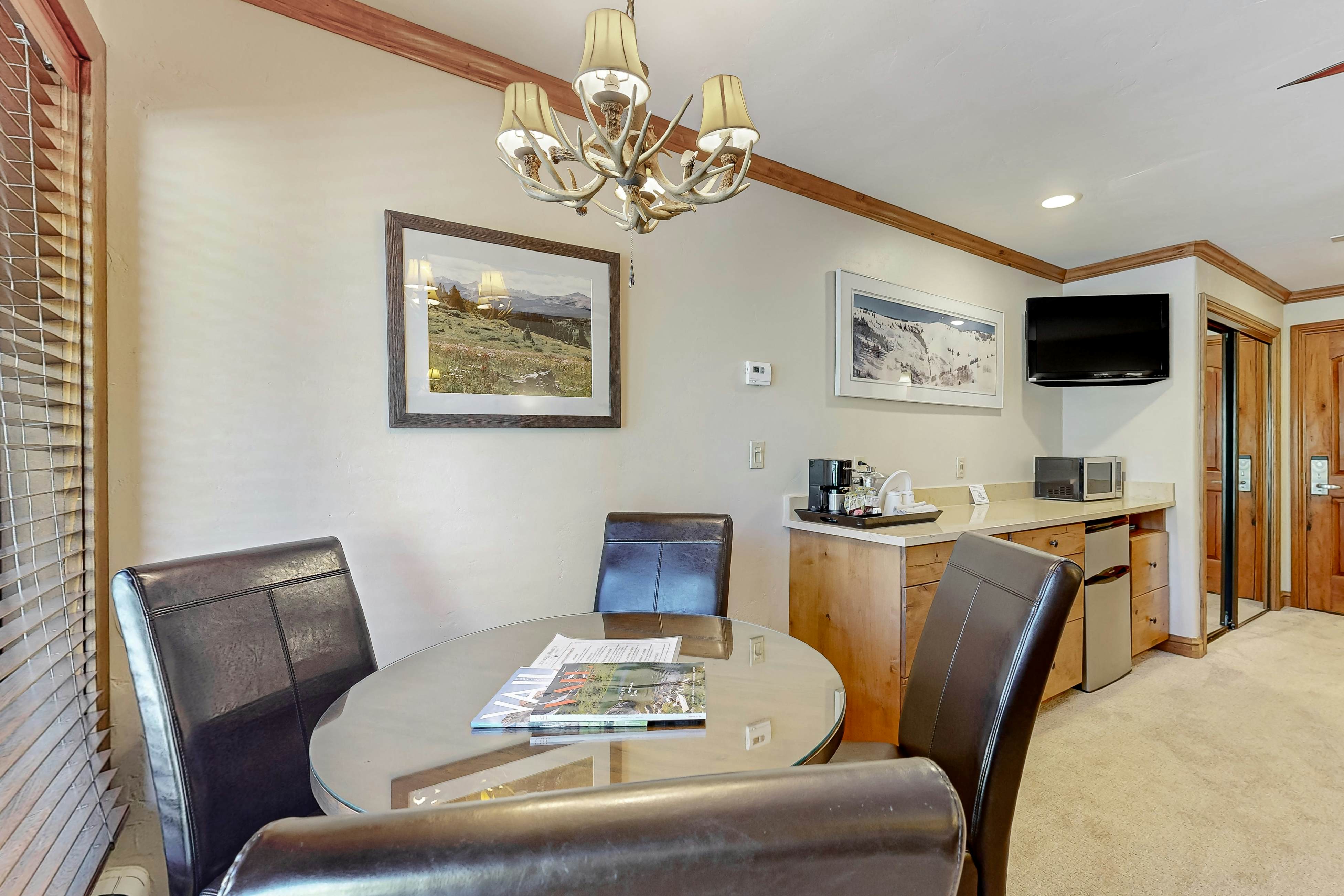 Lion Square Lodge South 477