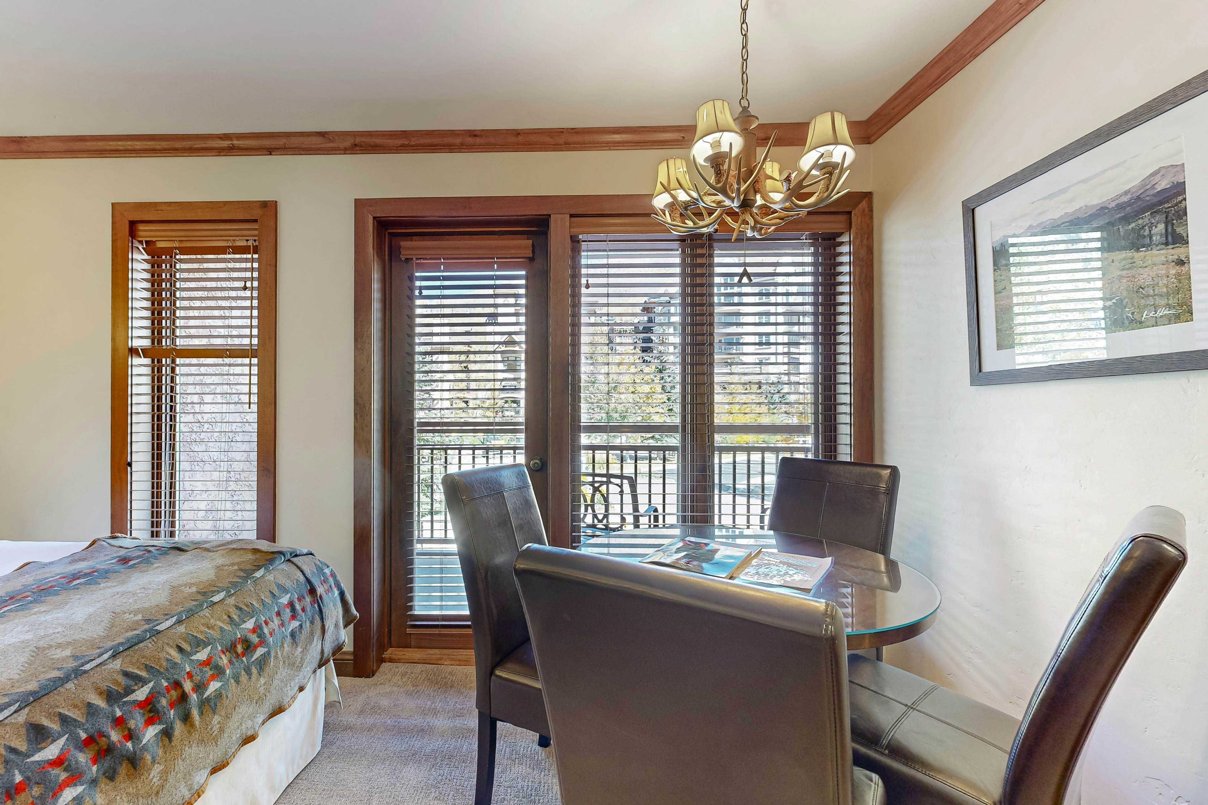 Lion Square Lodge South 477