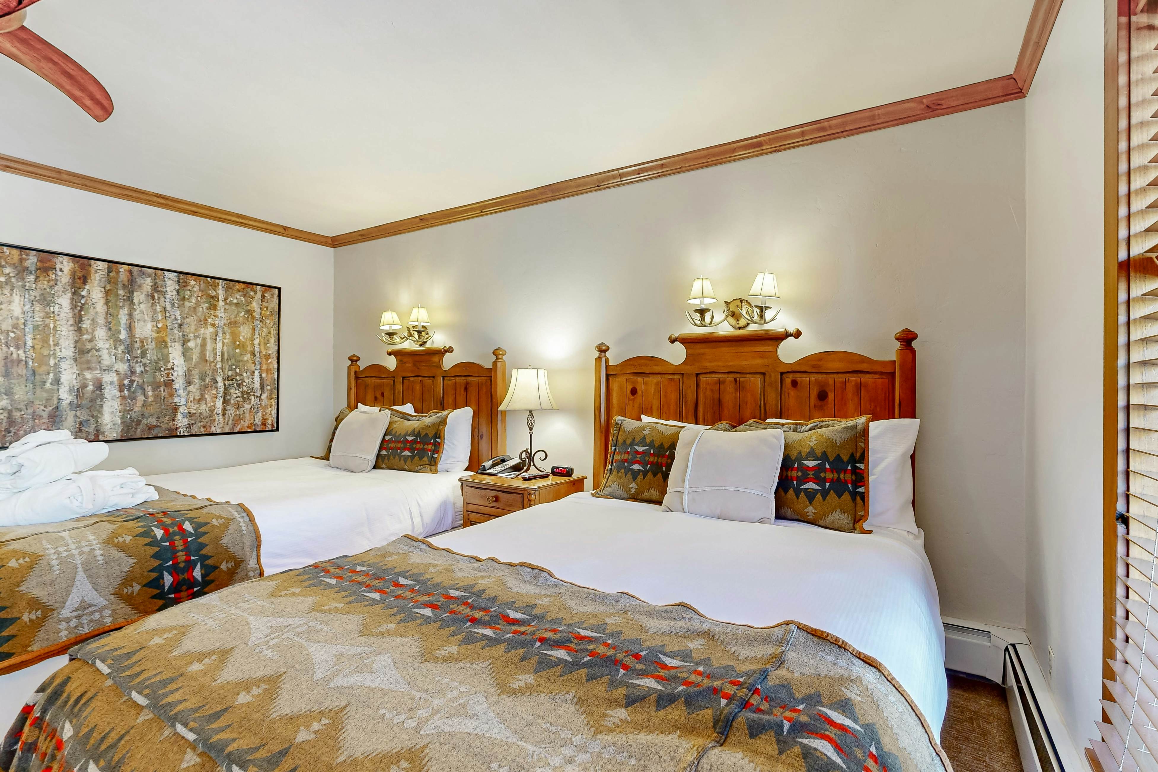 Lion Square Lodge South 477