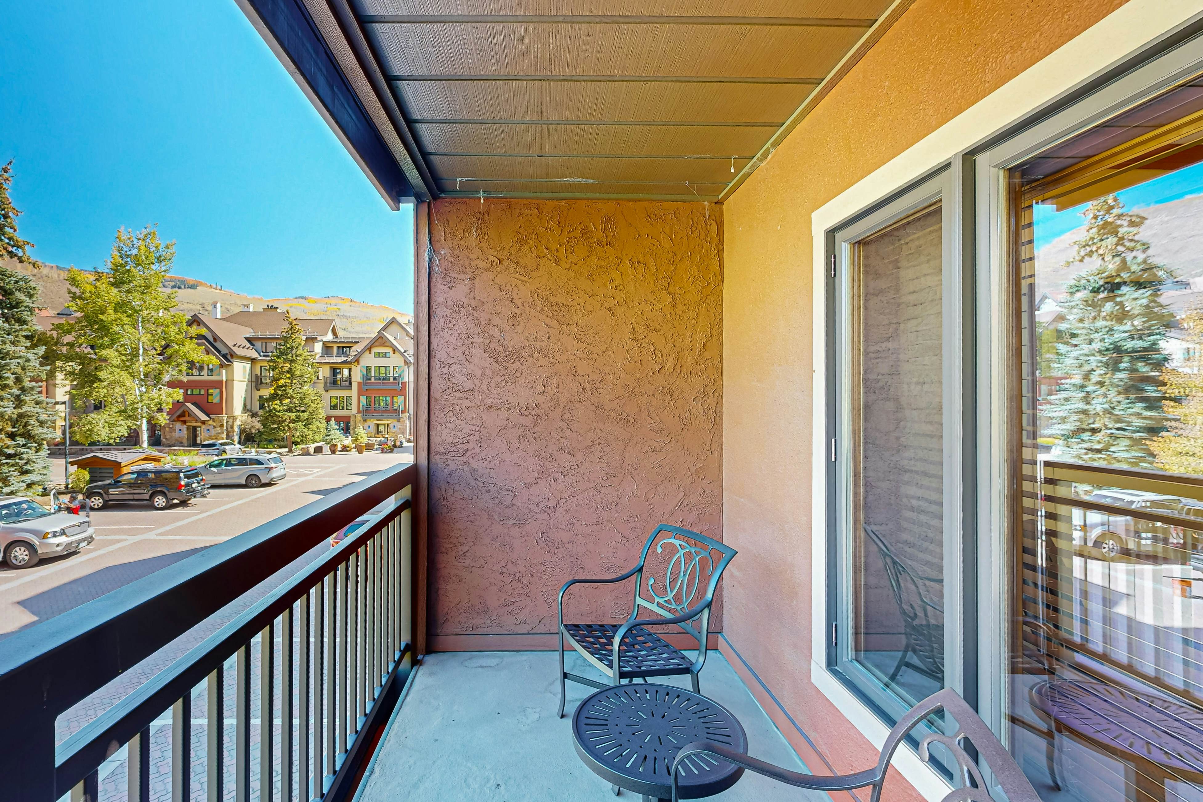 Lion Square Lodge South 477