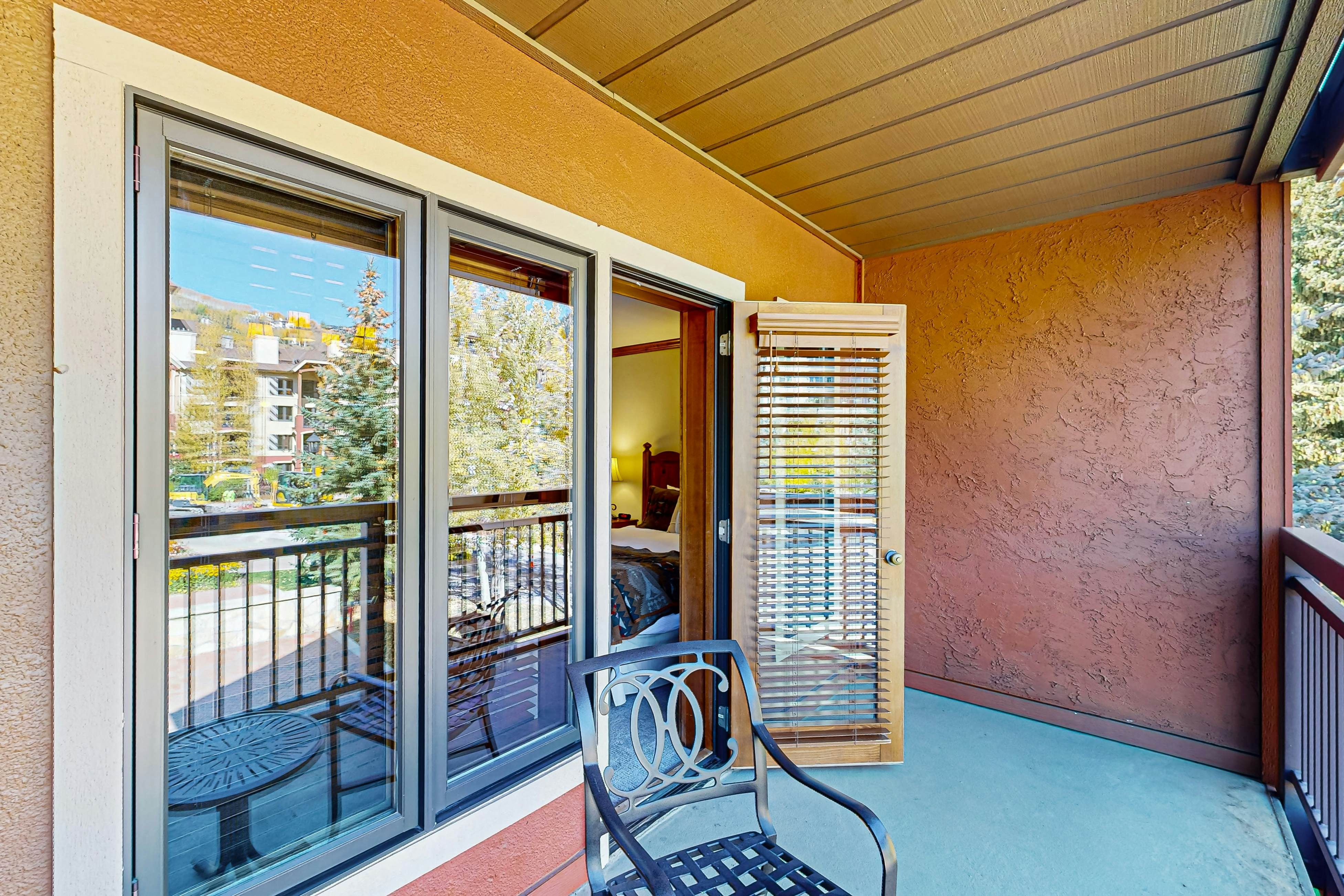 Lion Square Lodge South 477