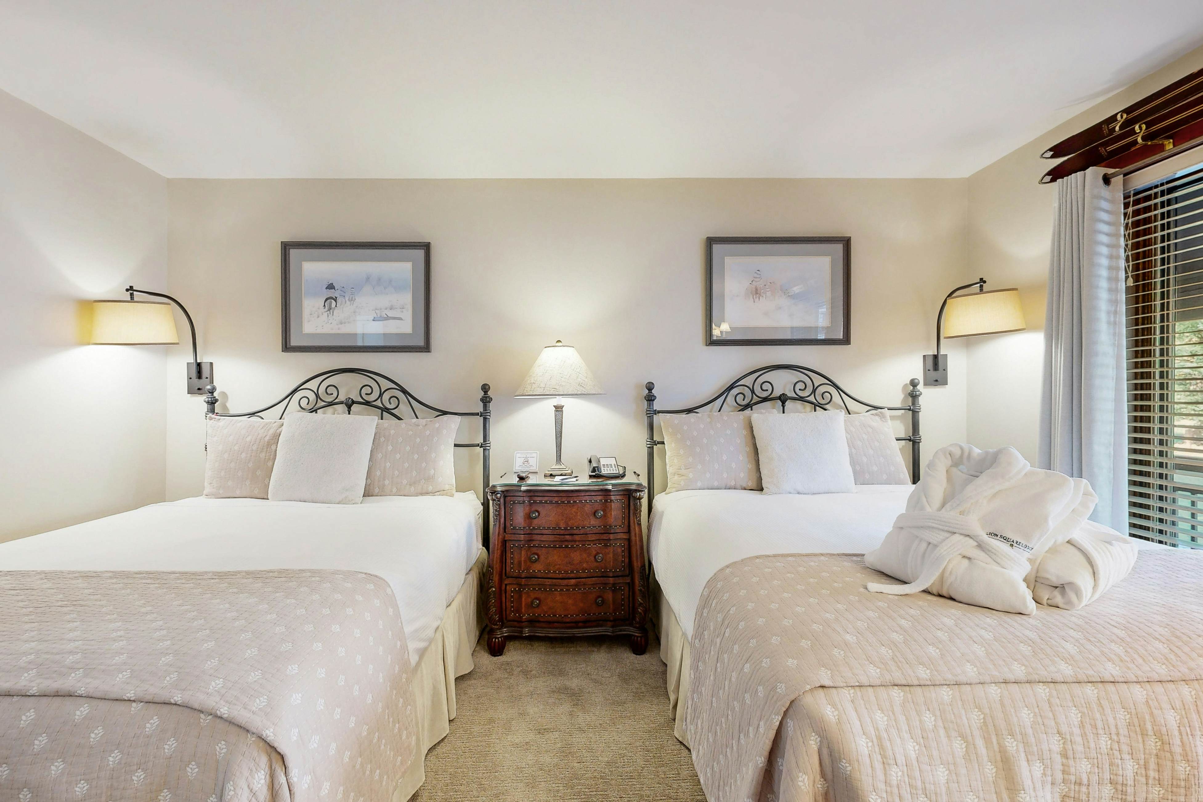 Lion Square Lodge South 373