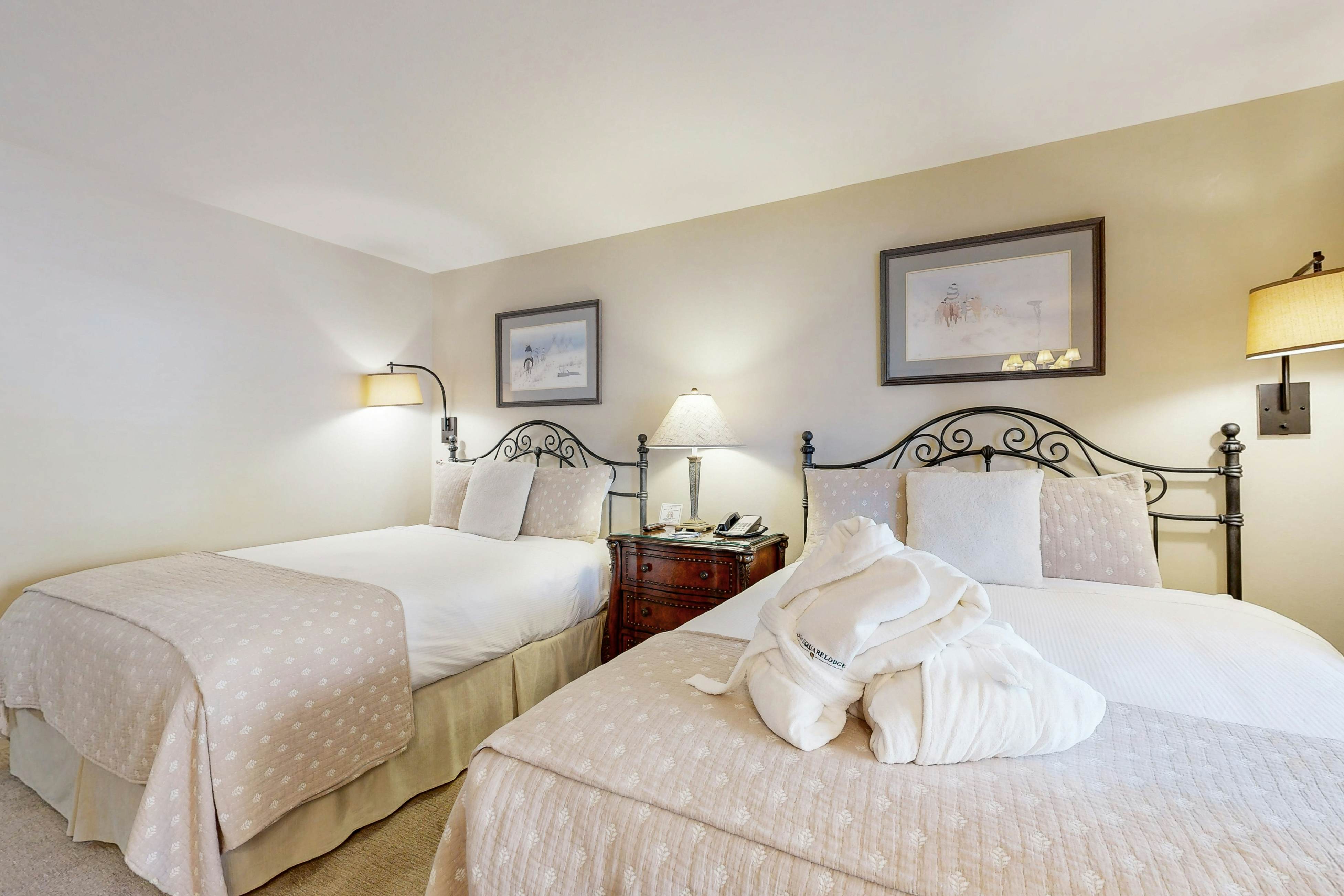 Lion Square Lodge South 373