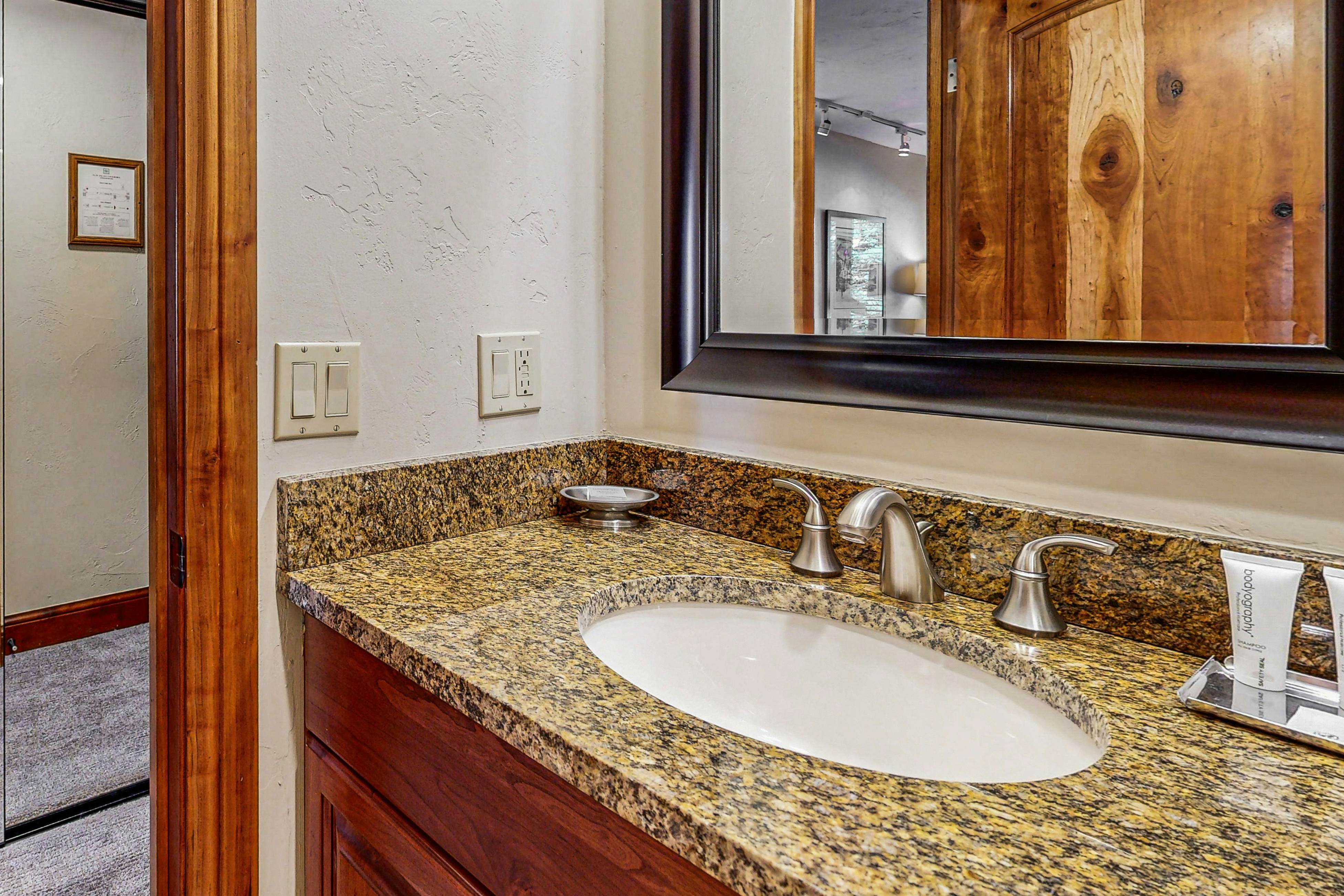 Lion Square Lodge South 377