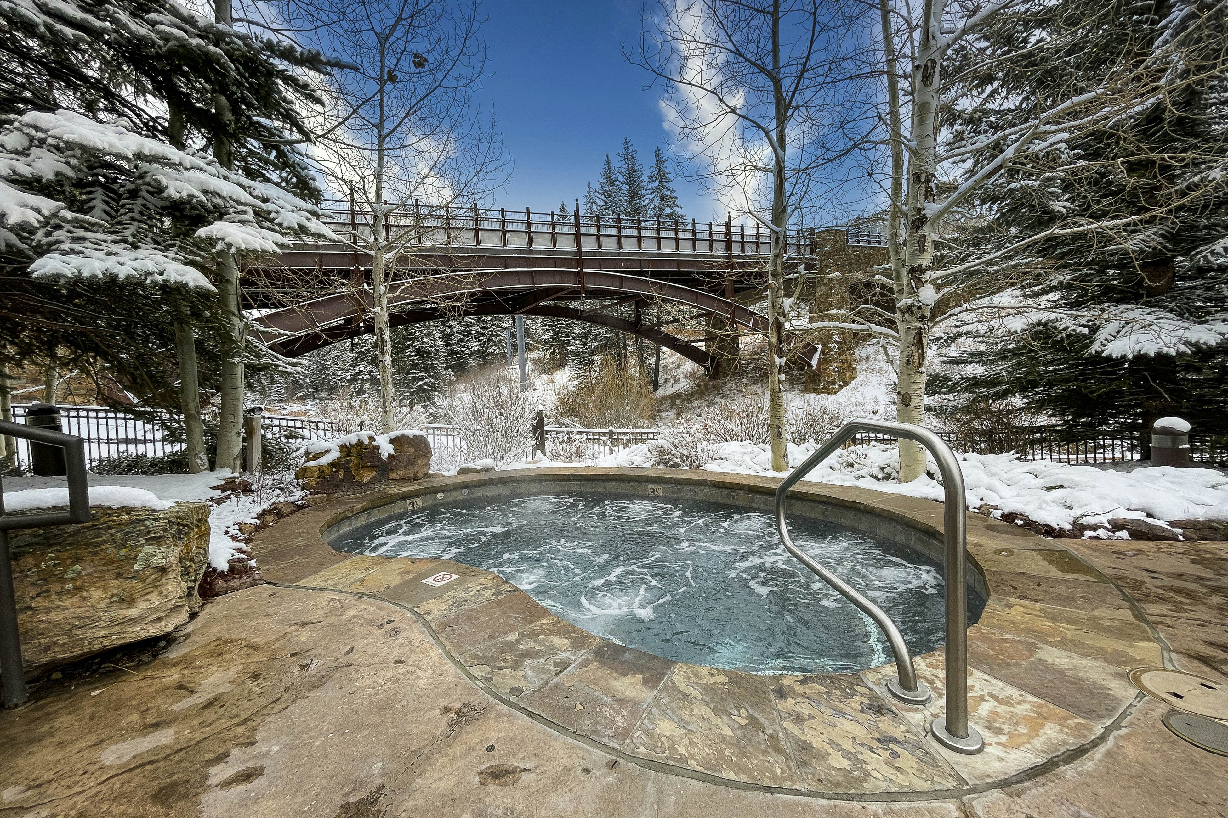 Lion Square Lodge South 377