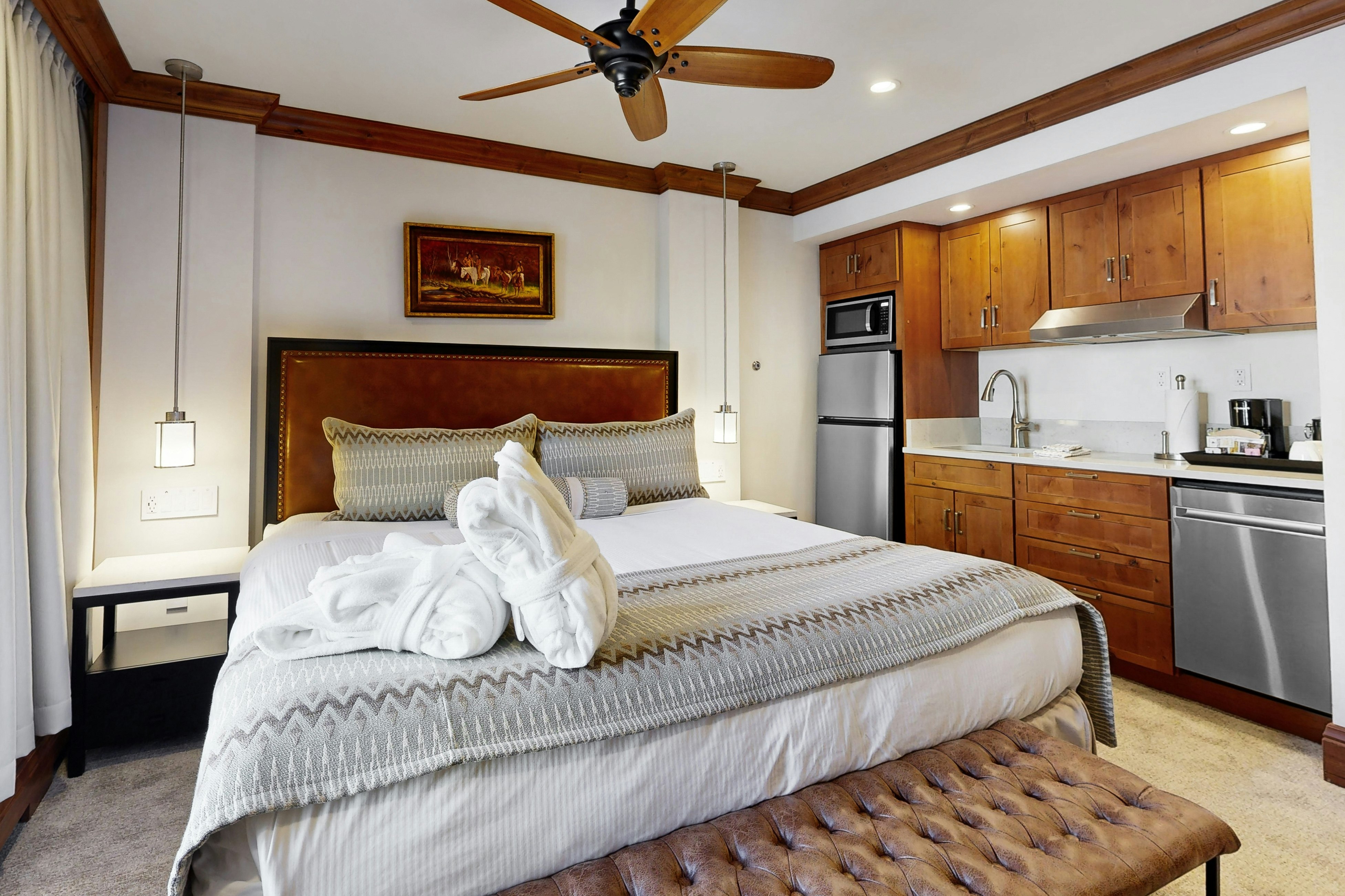 Lion Square Lodge South 460