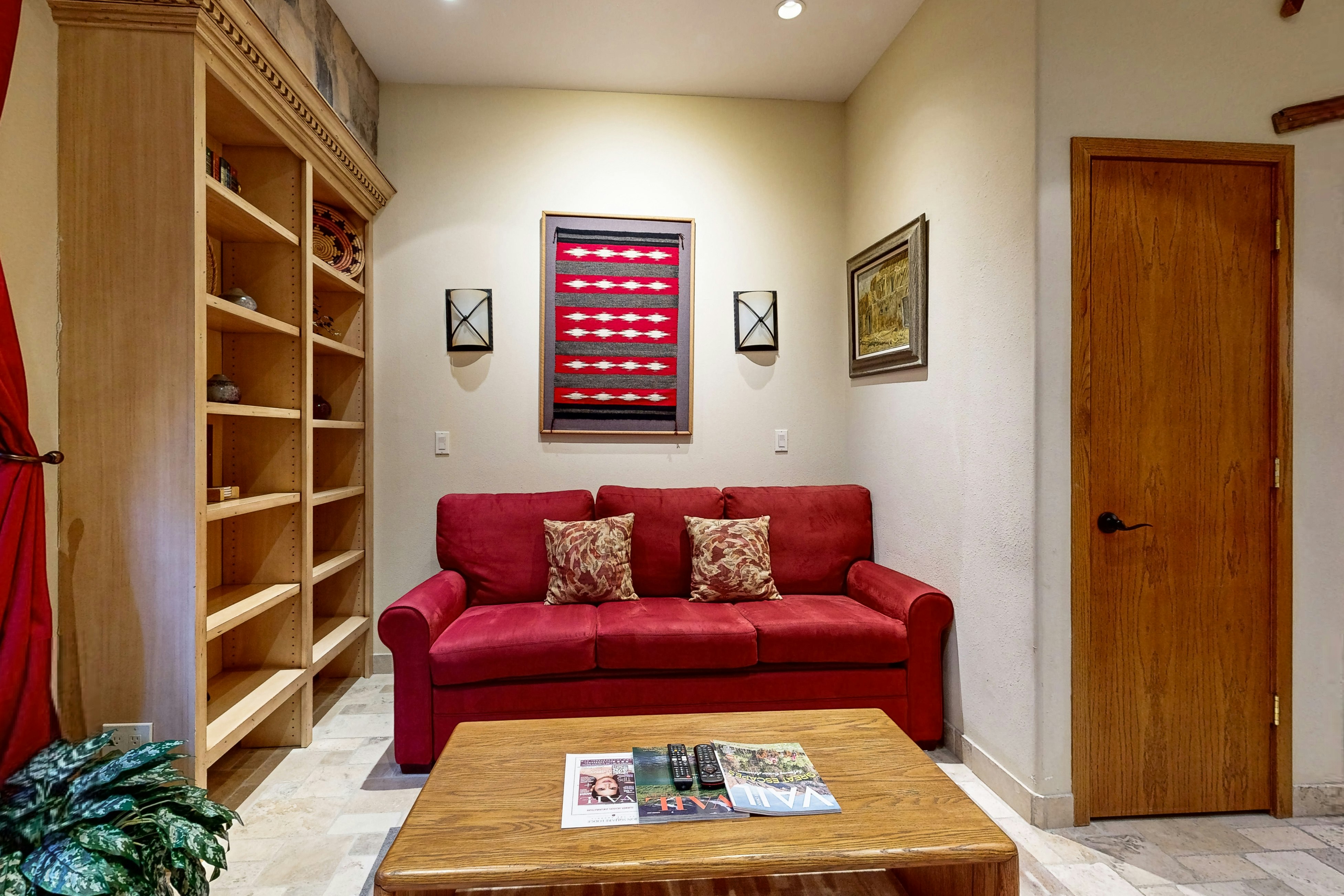 Lion Square Lodge South 273