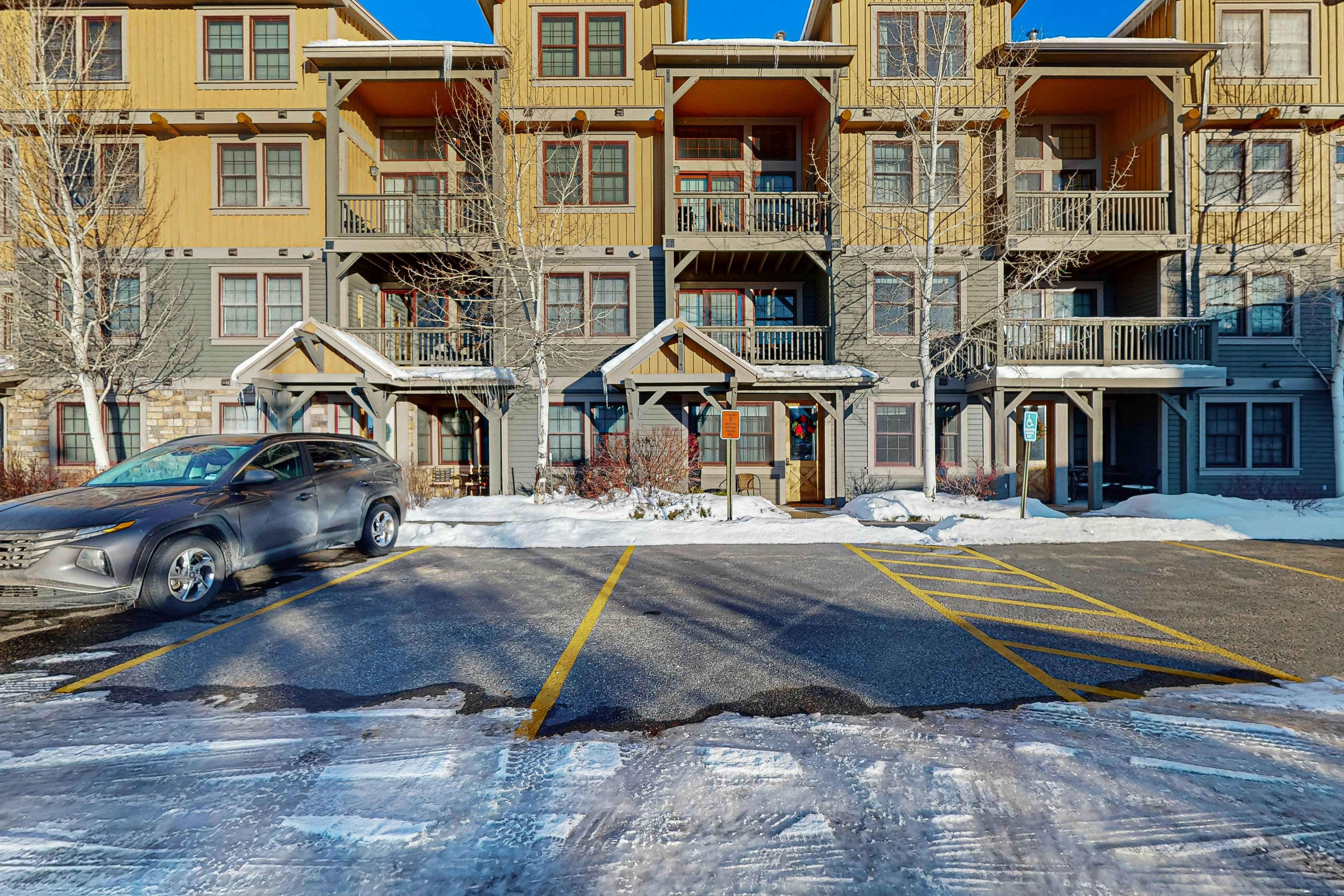 Kicking Horse Lodges 5-102