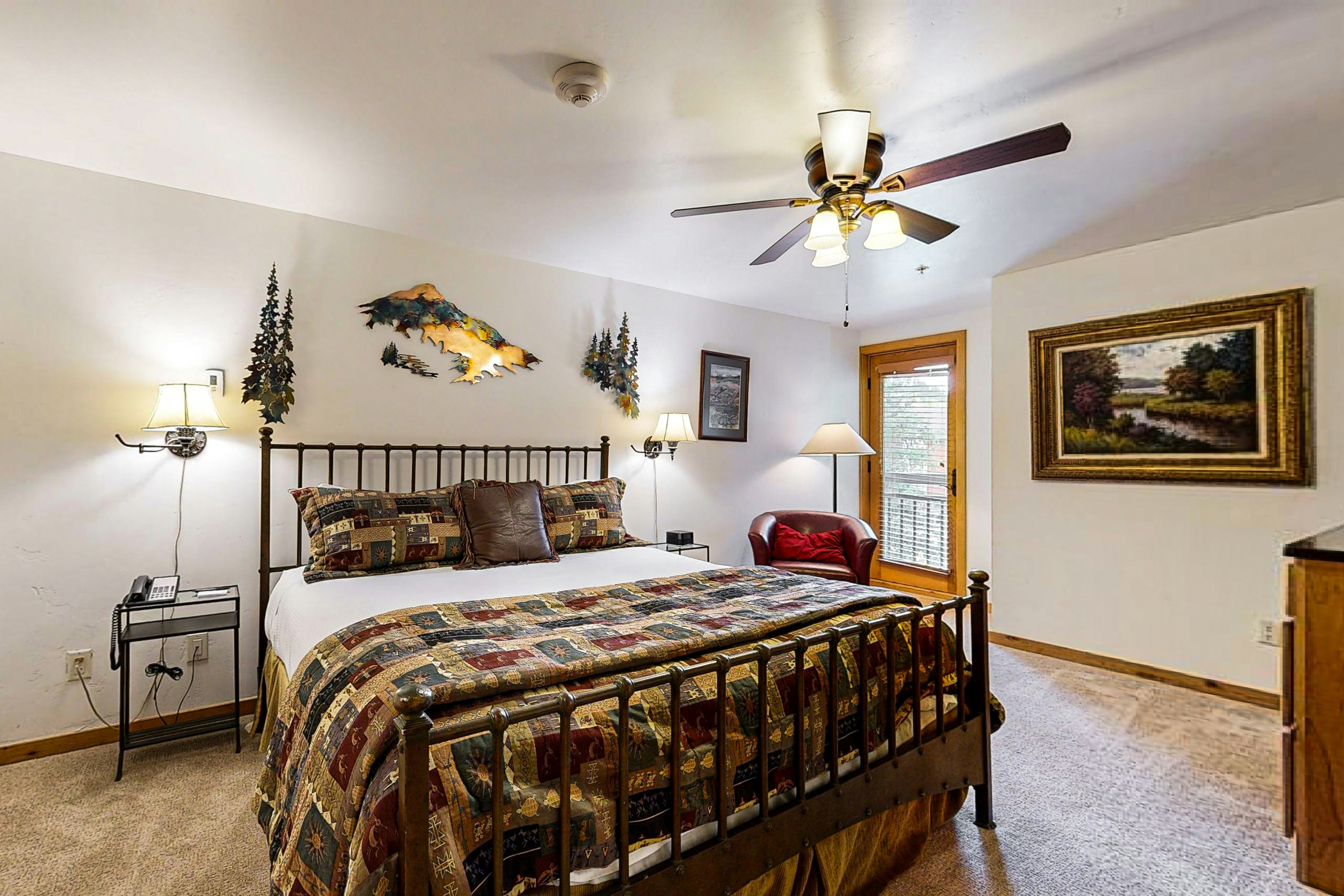 Lion Square Lodge East 311