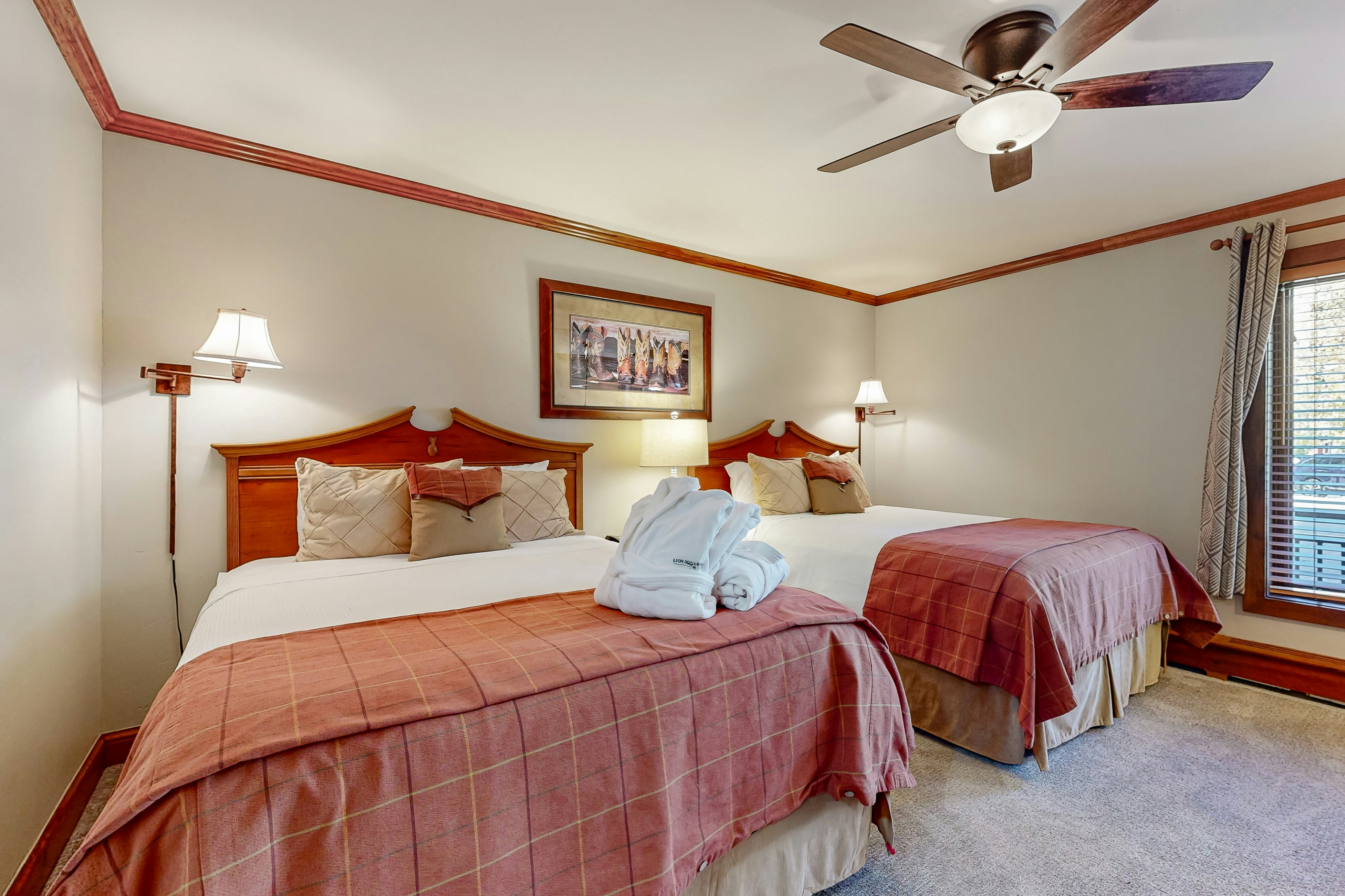 Lion Square Lodge South 369