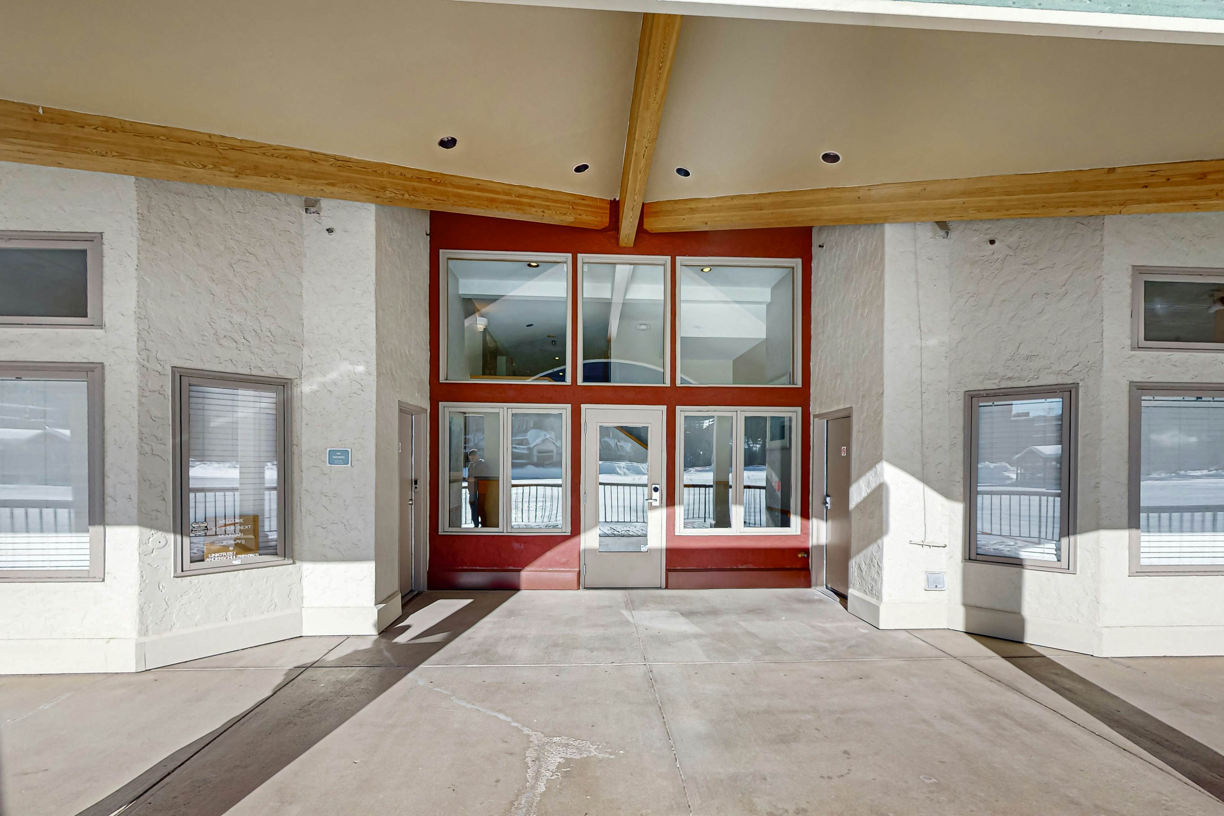 Lakefront Keystone Studio