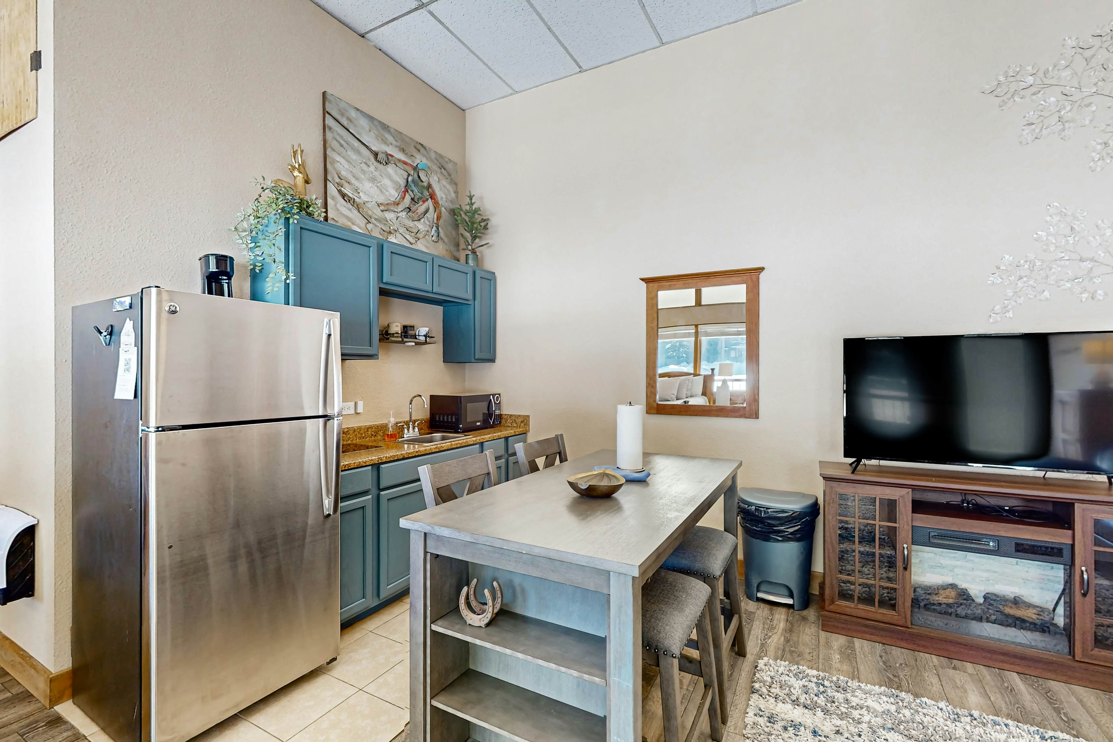 Lakefront Keystone Studio