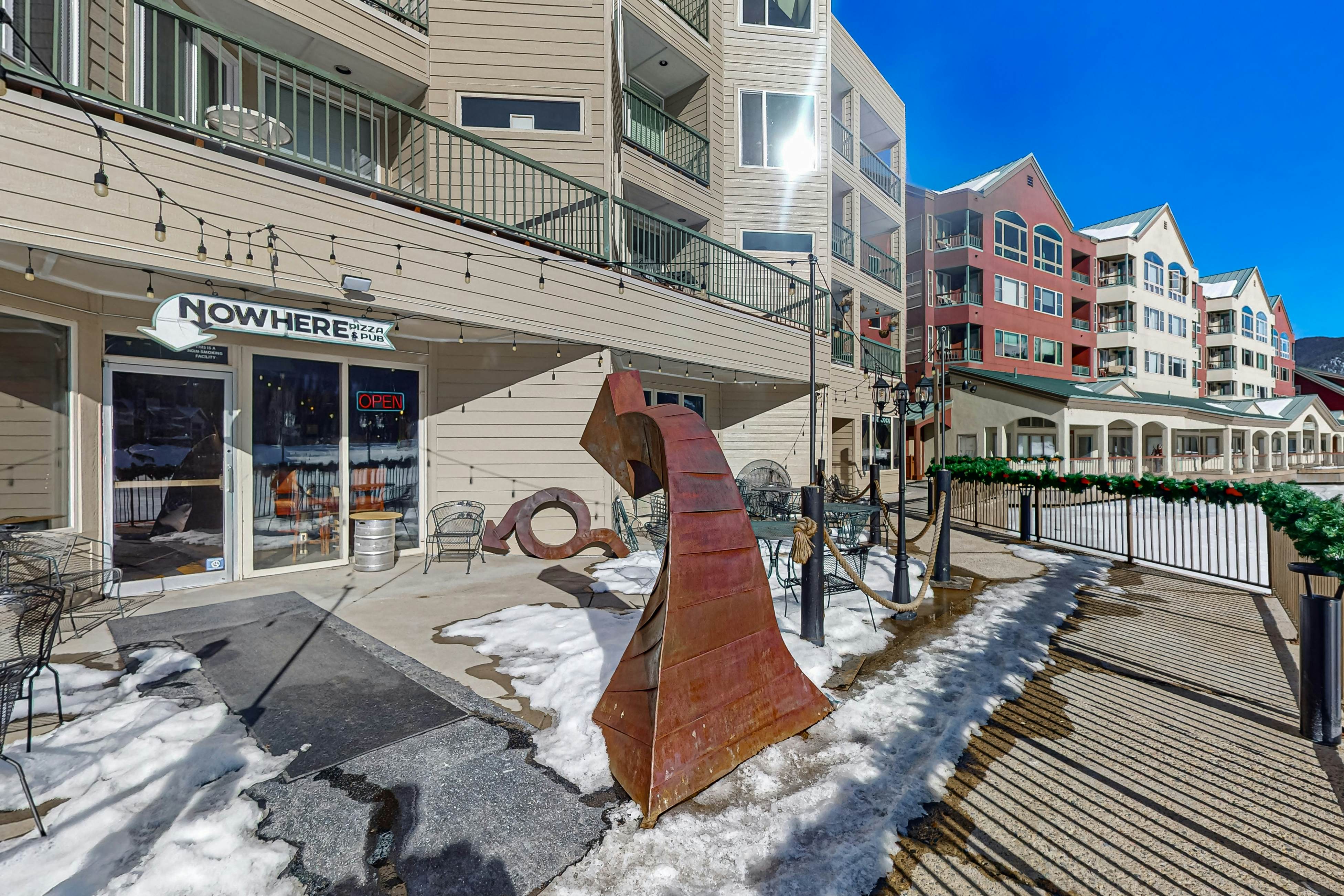 Lakefront Keystone Studio