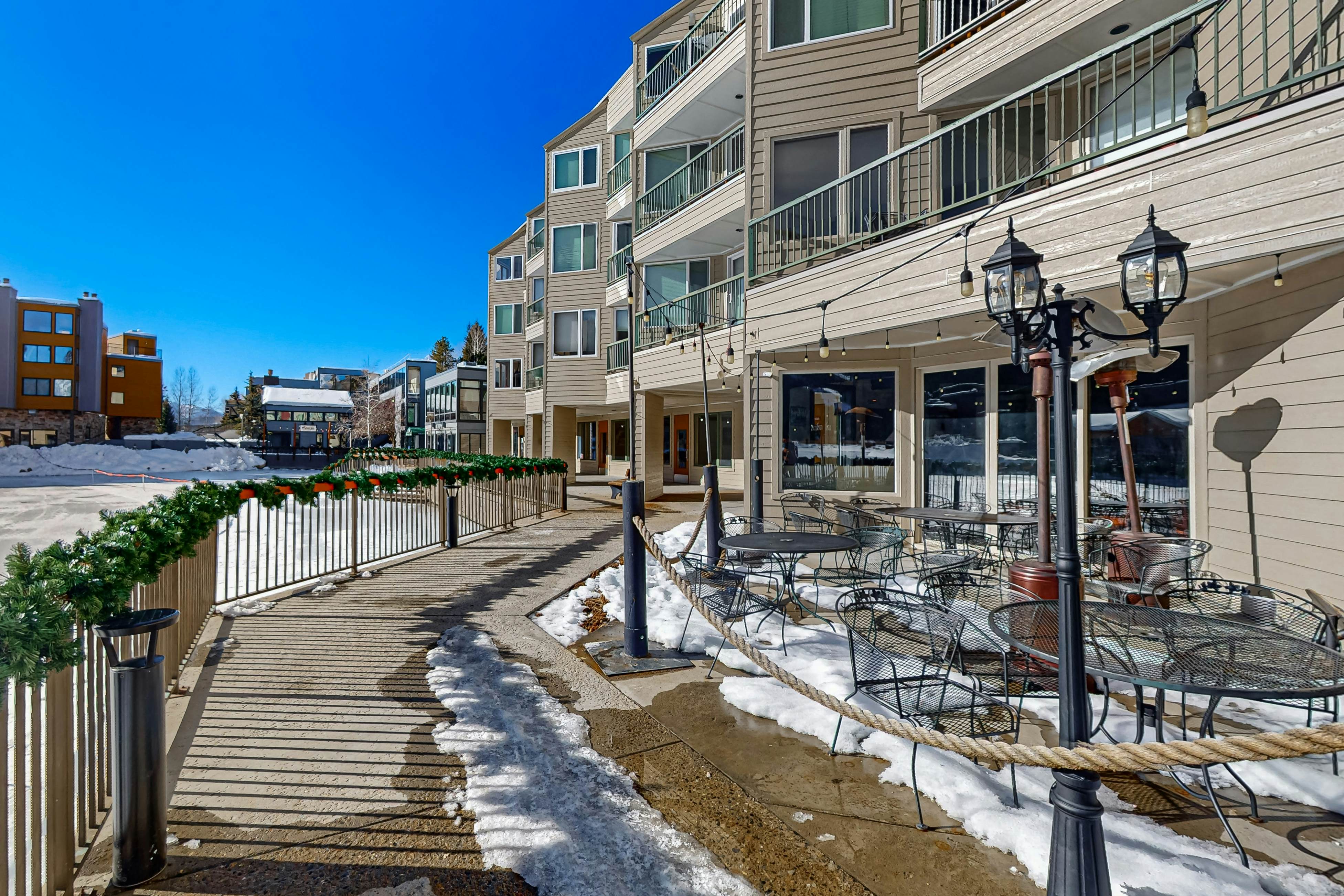 Lakefront Keystone Studio