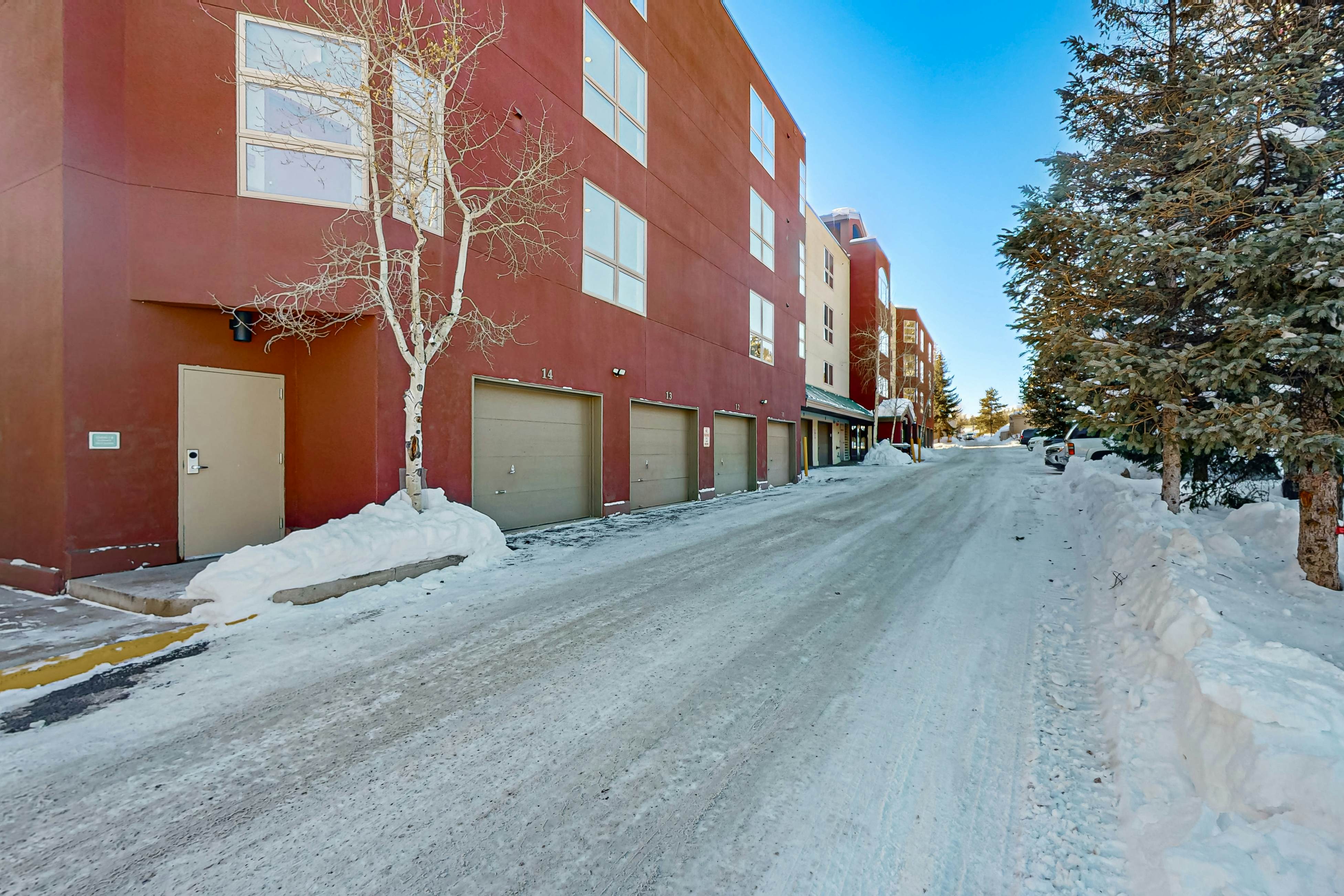 Lakefront Keystone Studio