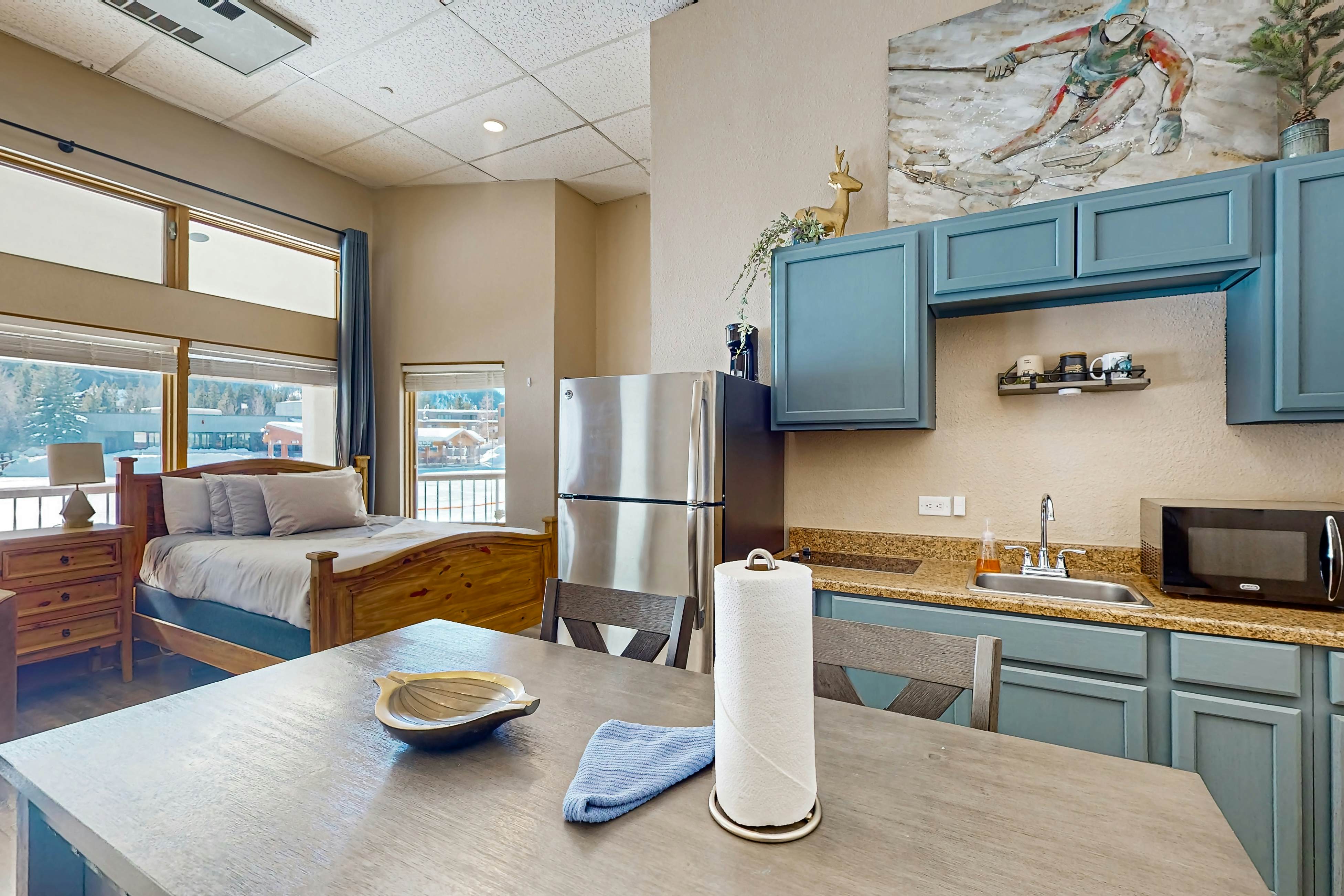 Lakefront Keystone Studio