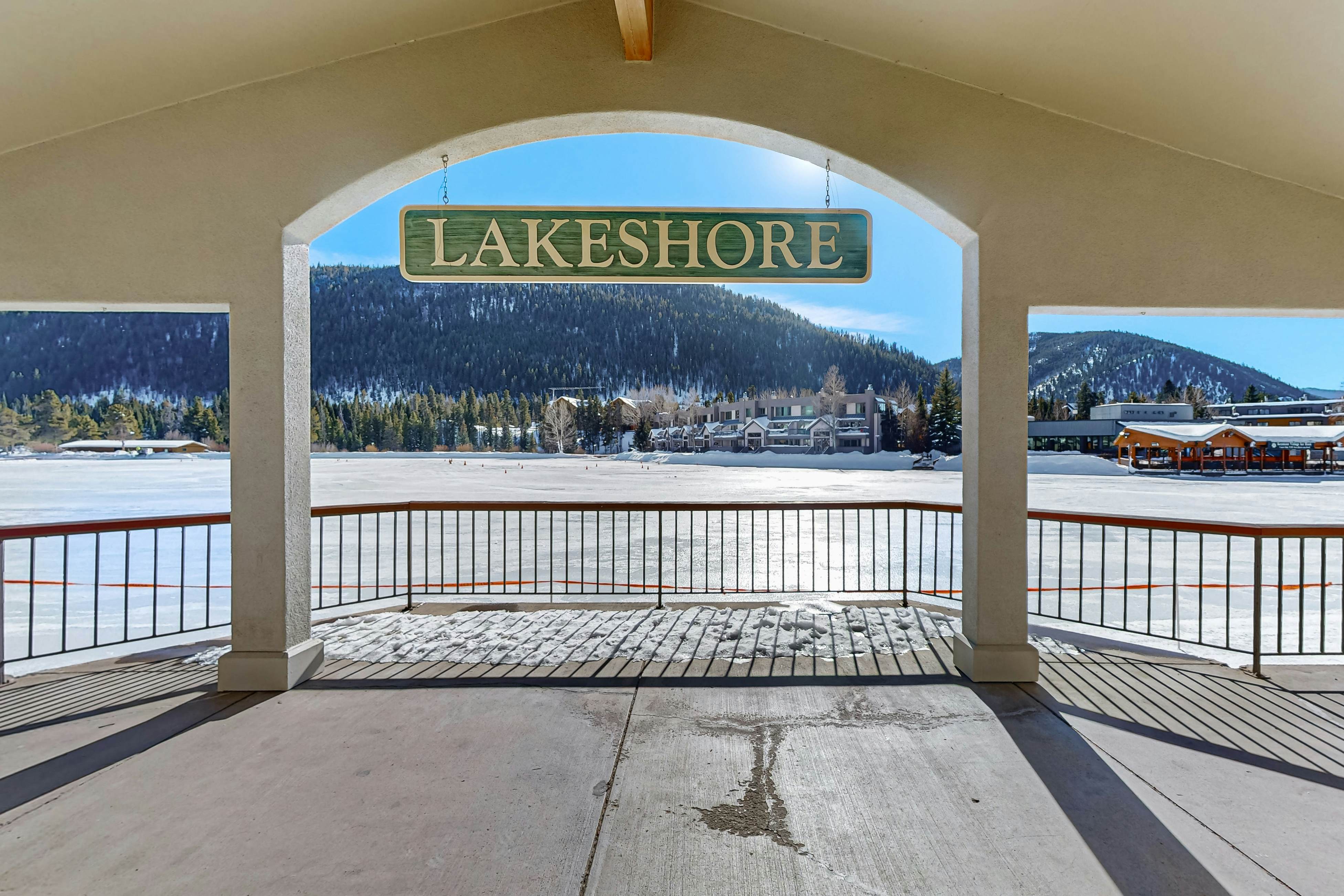 Lakefront Keystone Studio