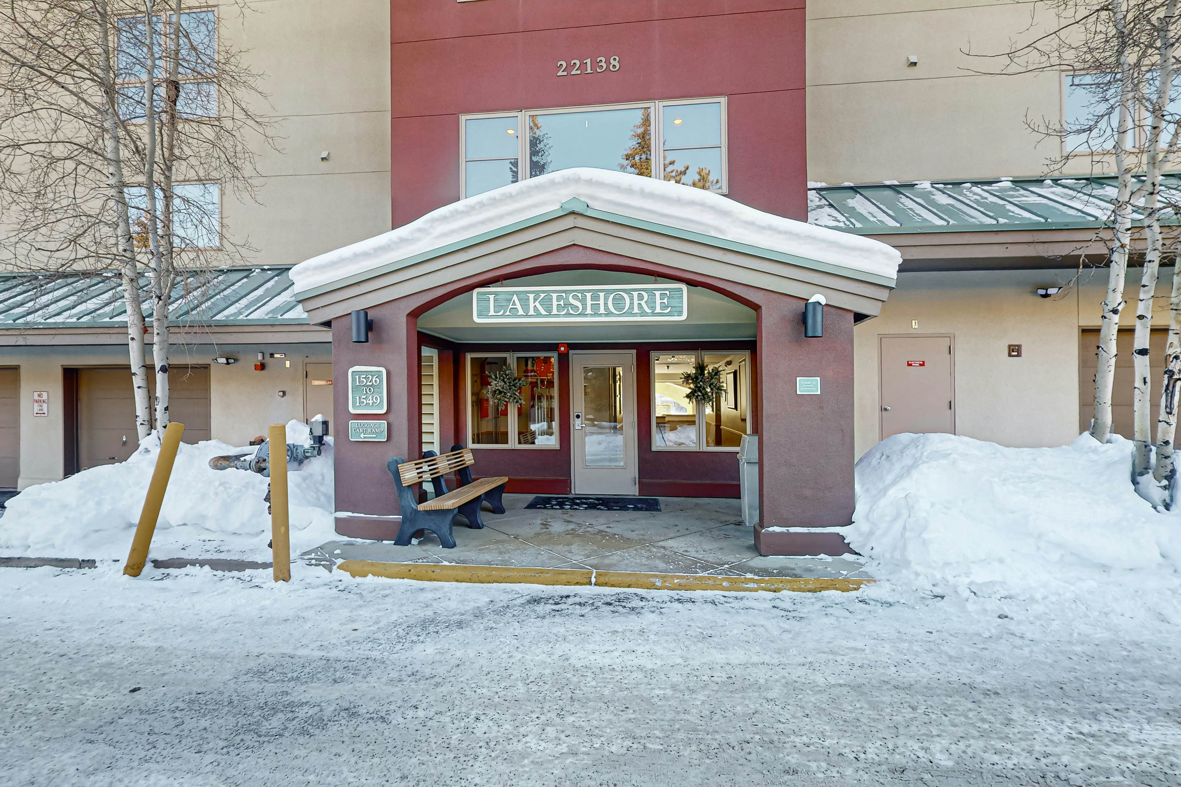 Lakefront Keystone Studio