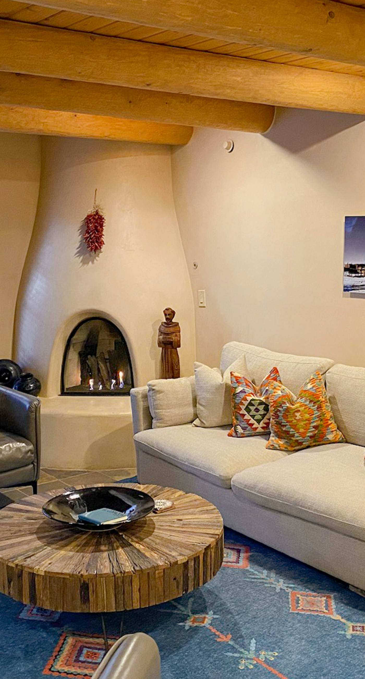 El Corazon-Steps to the Plaza