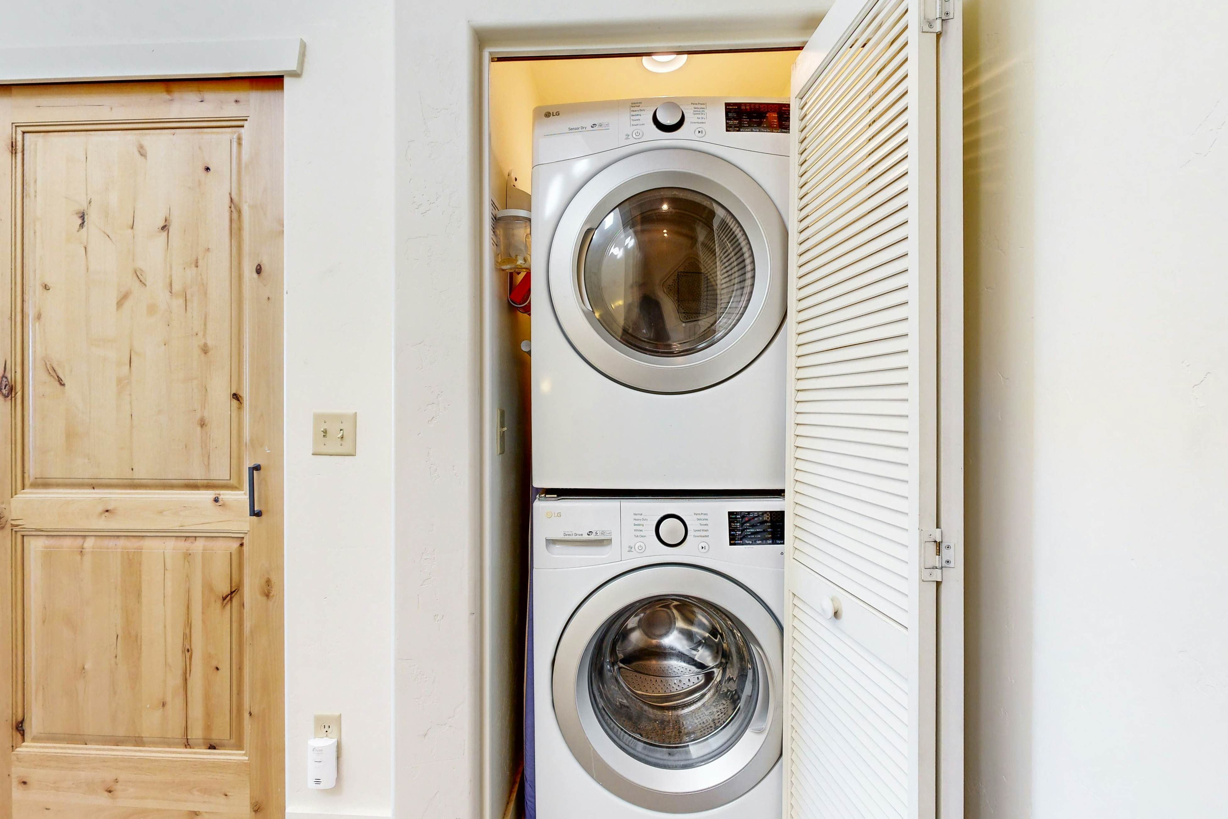 Newpark Townhomes 28