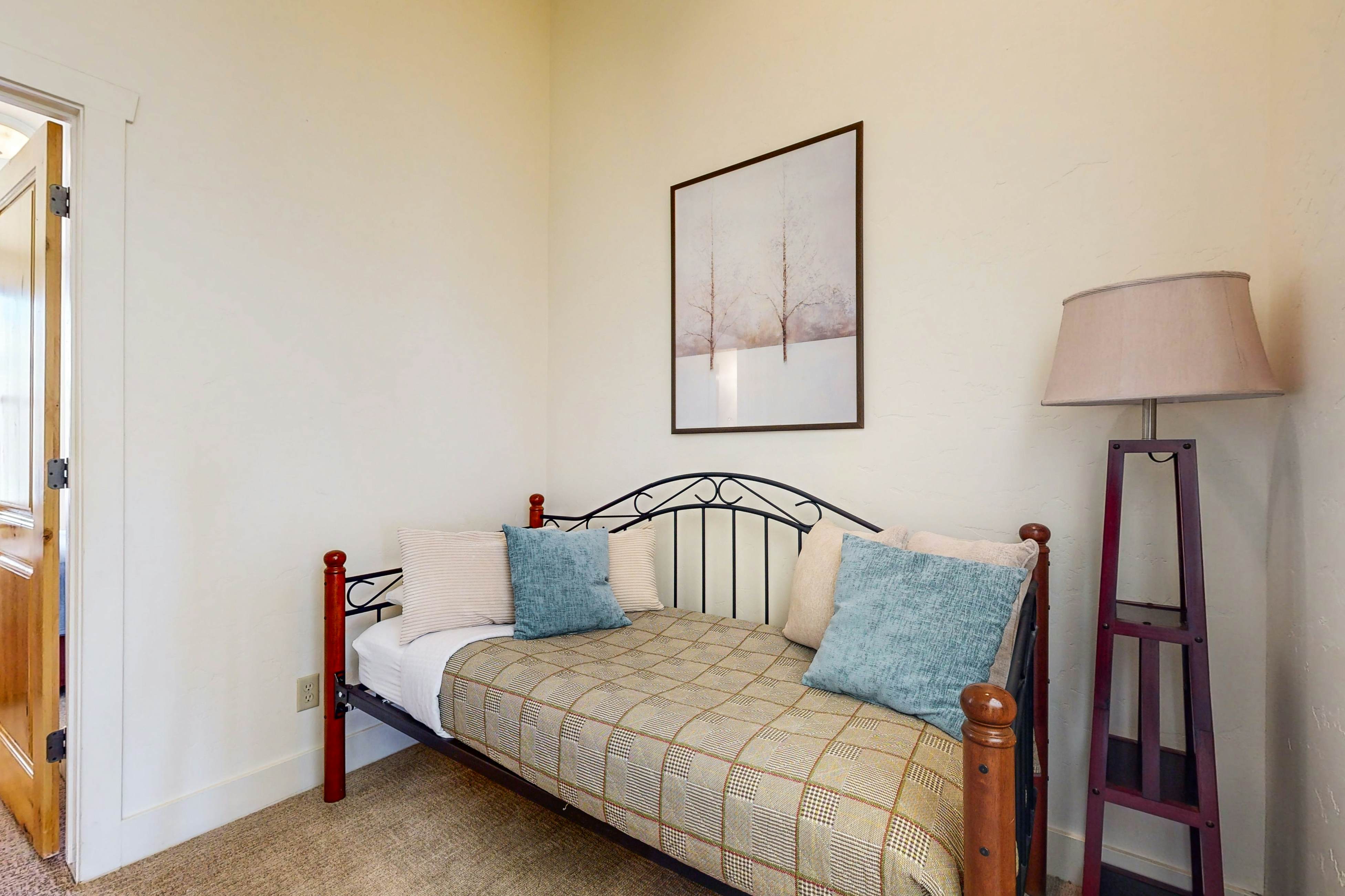 Newpark Townhomes 28