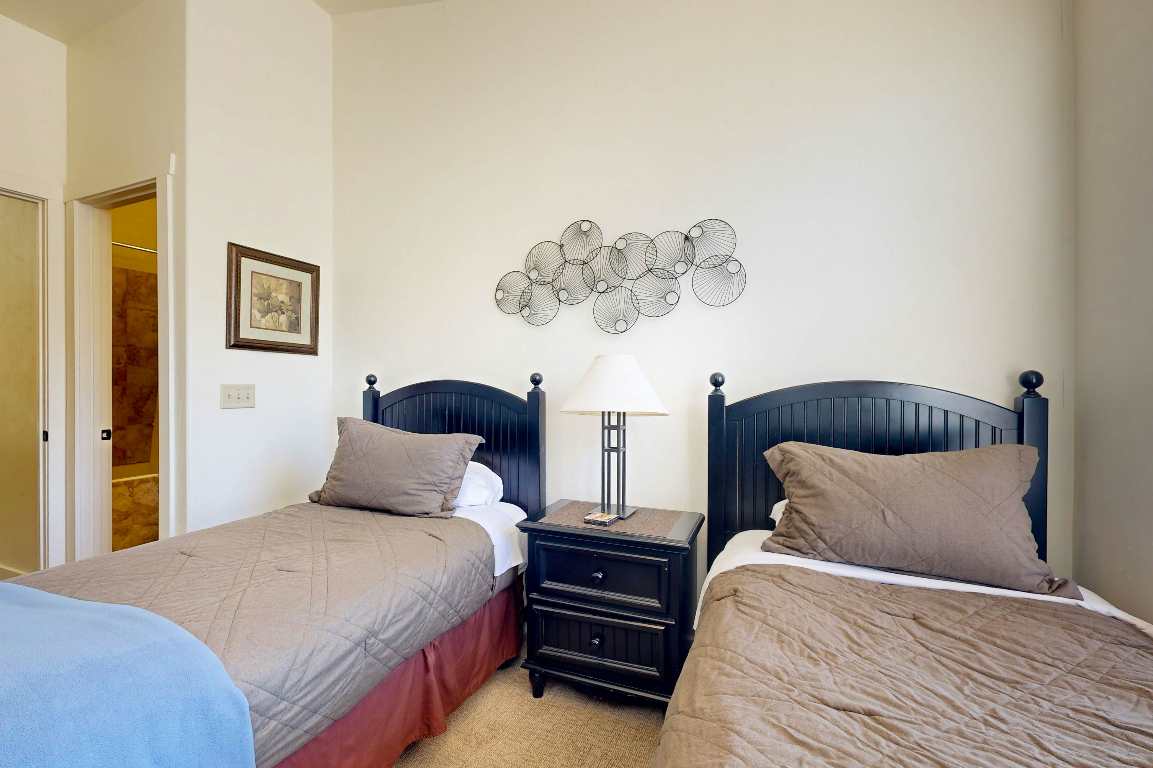 Newpark Townhomes 28