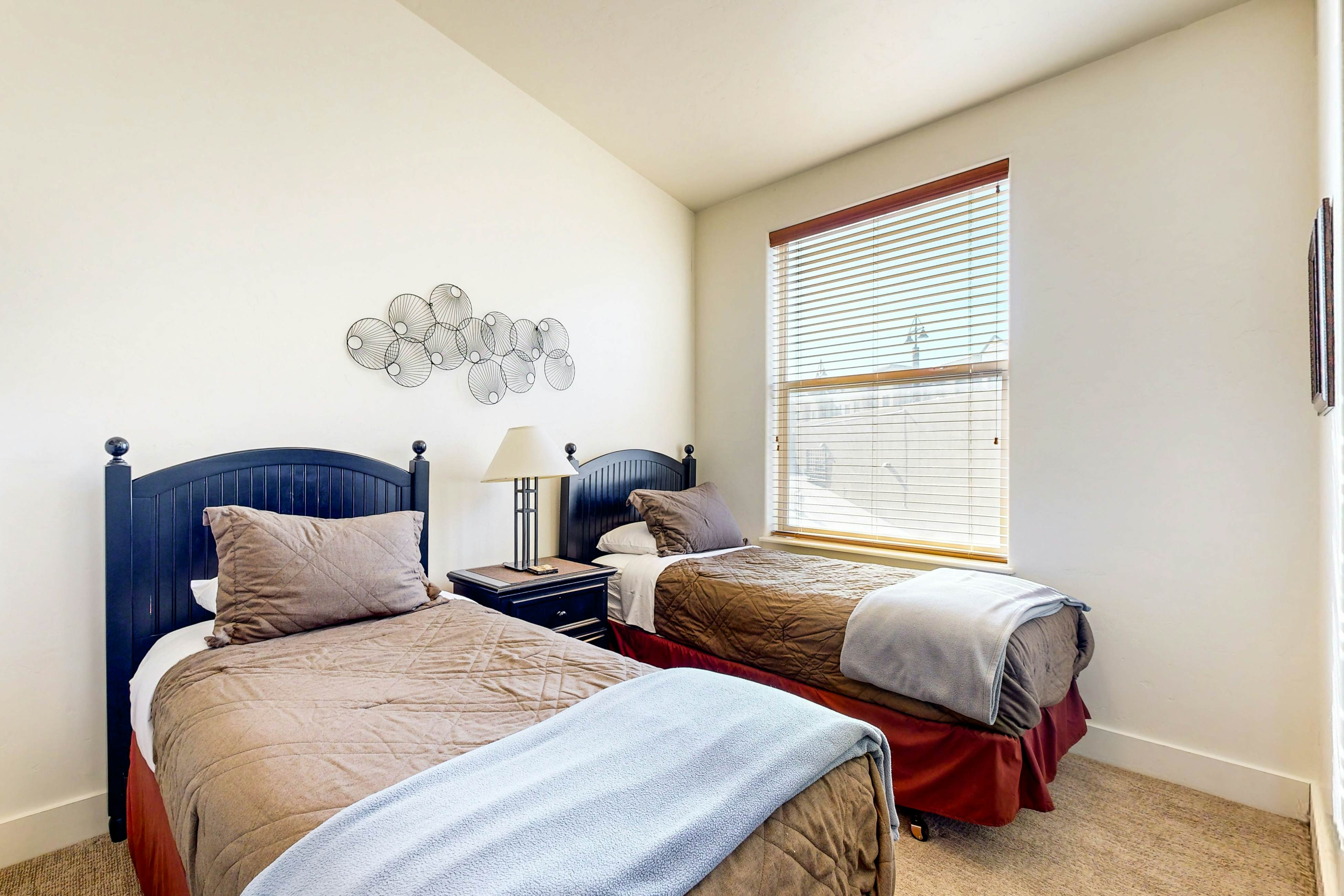 Newpark Townhomes 28