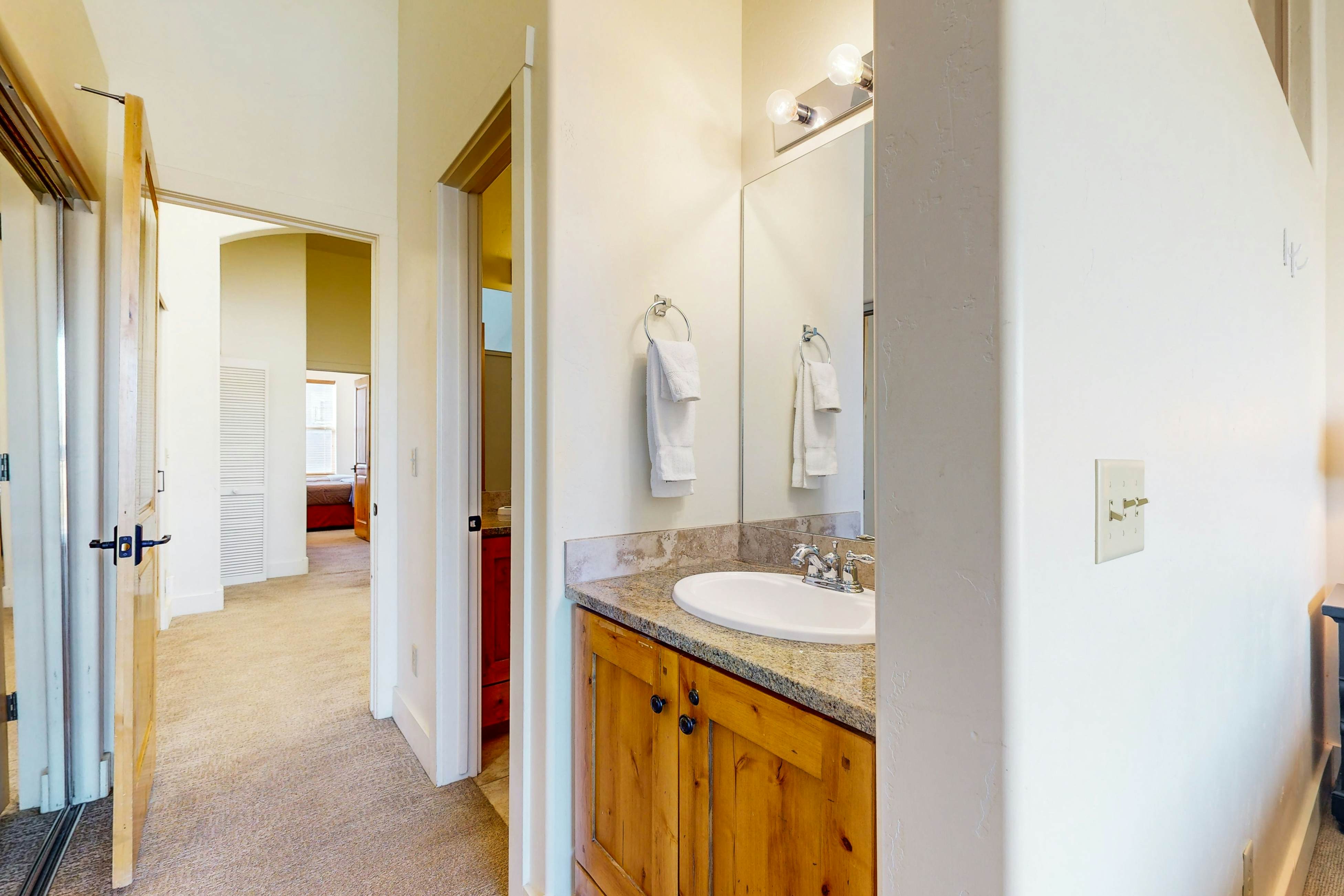 Newpark Townhomes 28