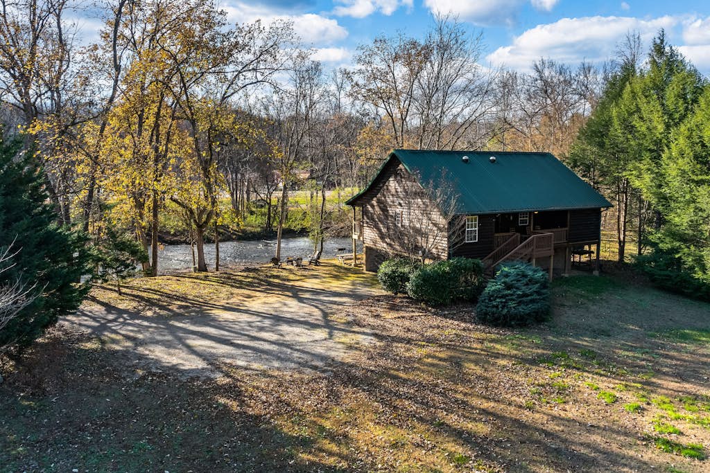 Waters Edge Cabin
