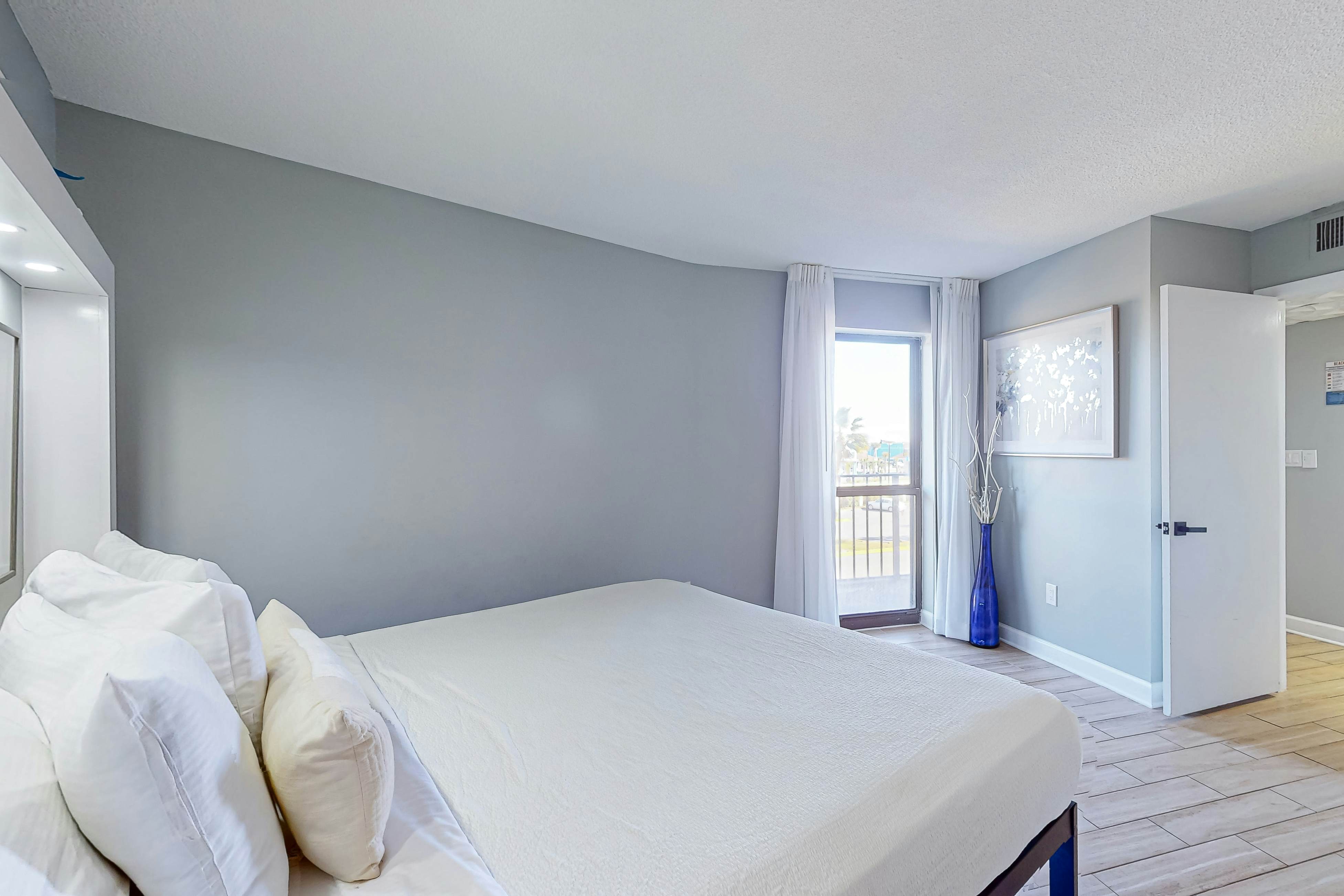 Edgewater Beach Resort #T1-205