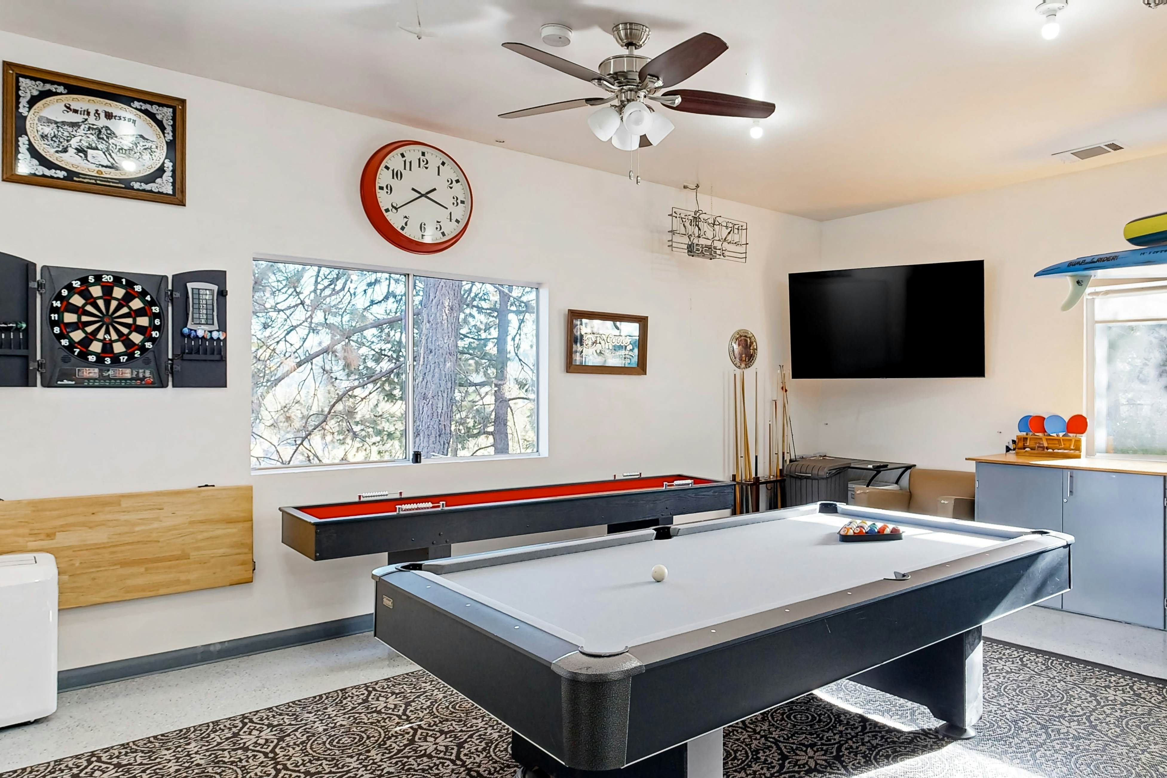 Surreal Feel Lakeview Chalet 