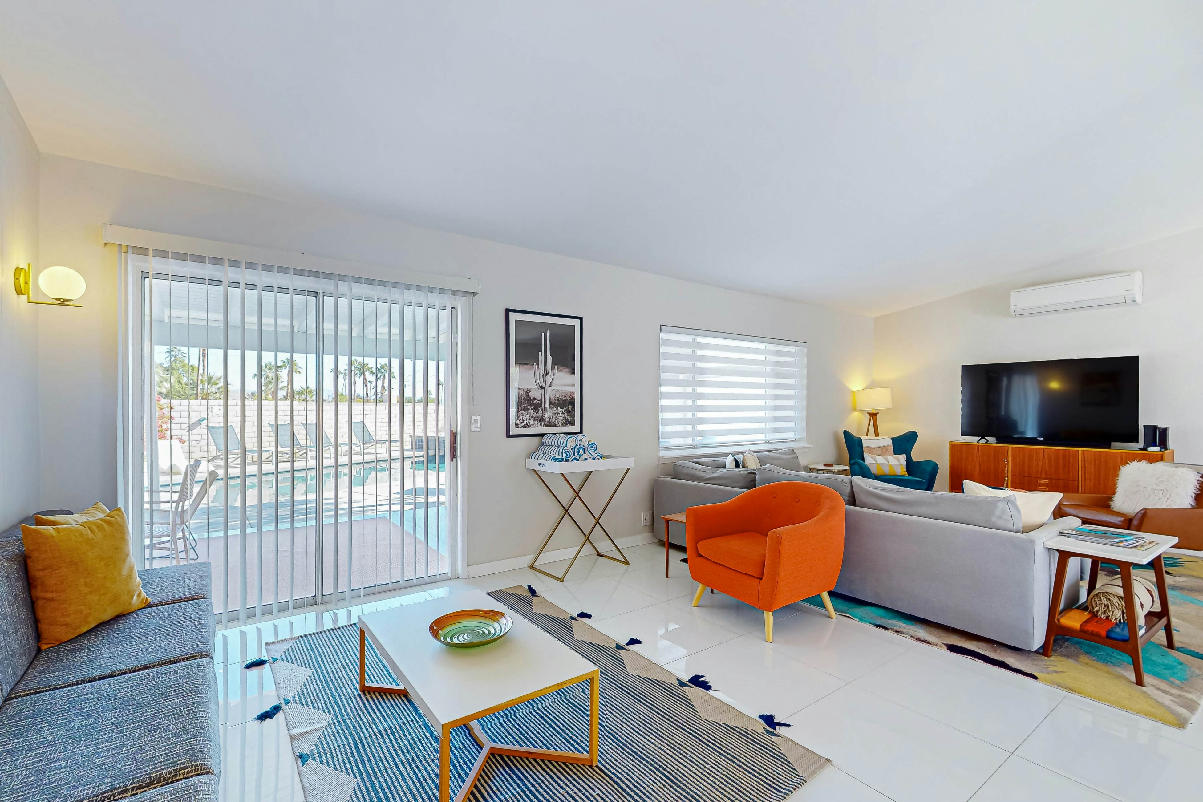 Palm Springs Oasis - 68660