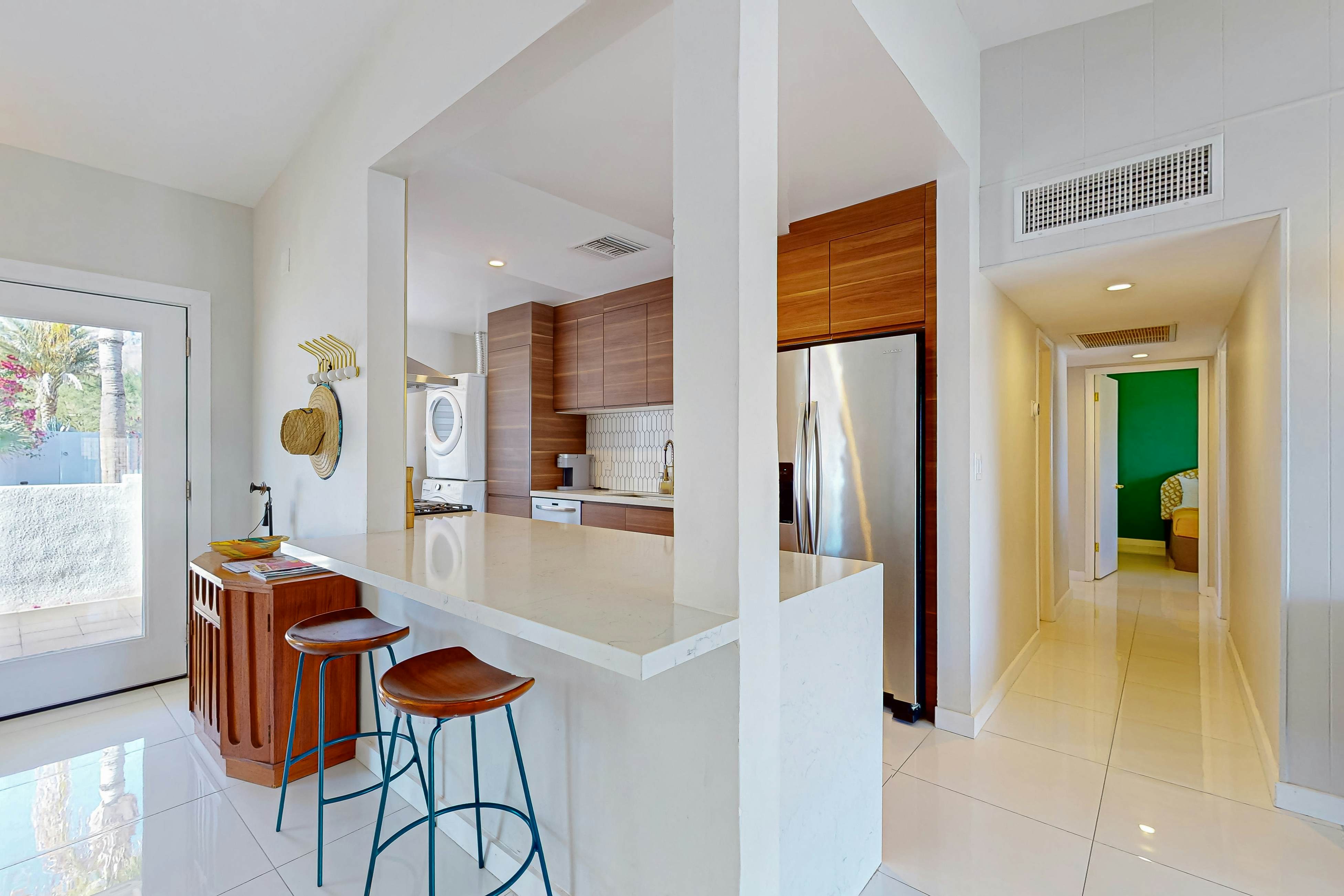 Palm Springs Oasis - 68660