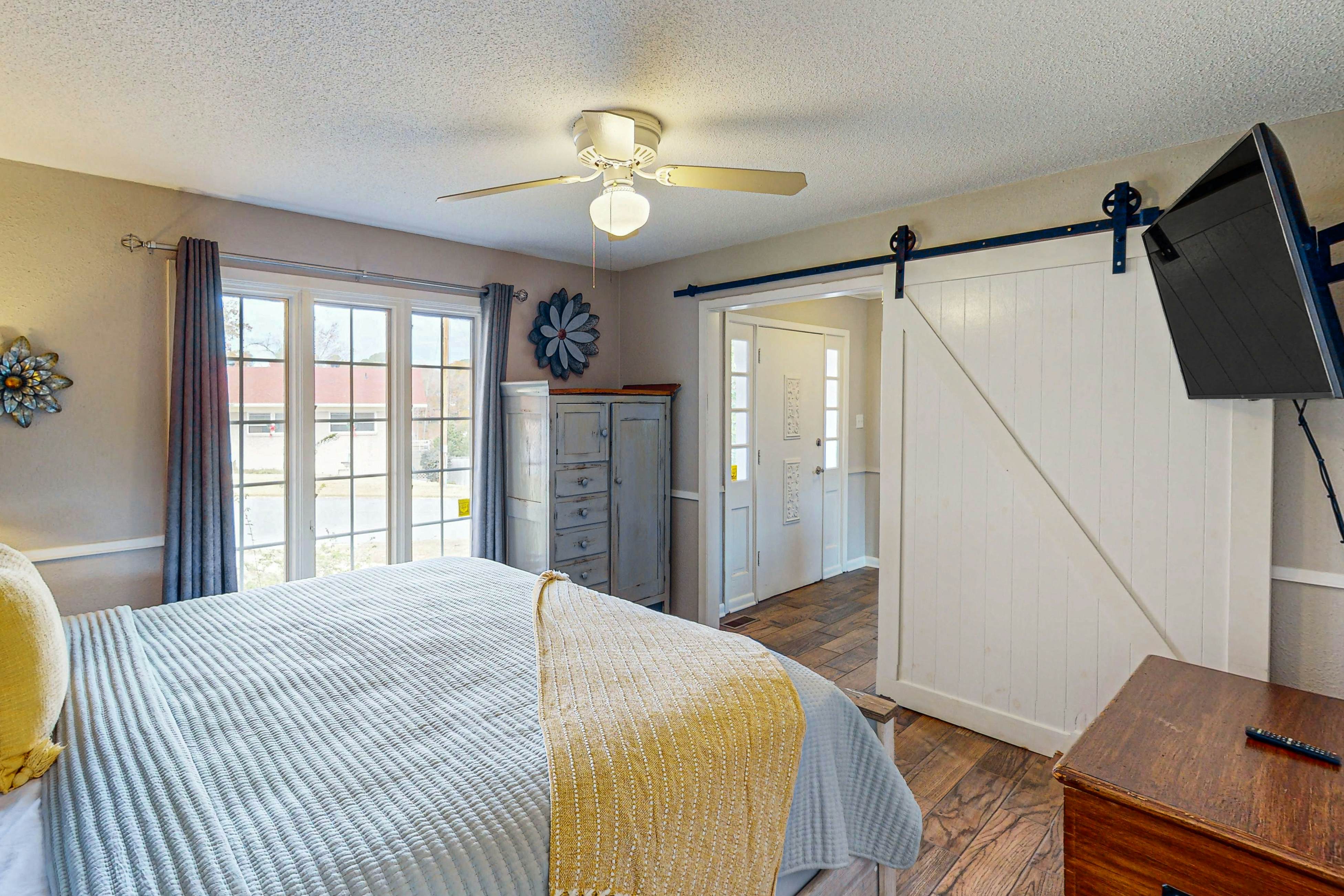 Waterside Retreat on Hamilton