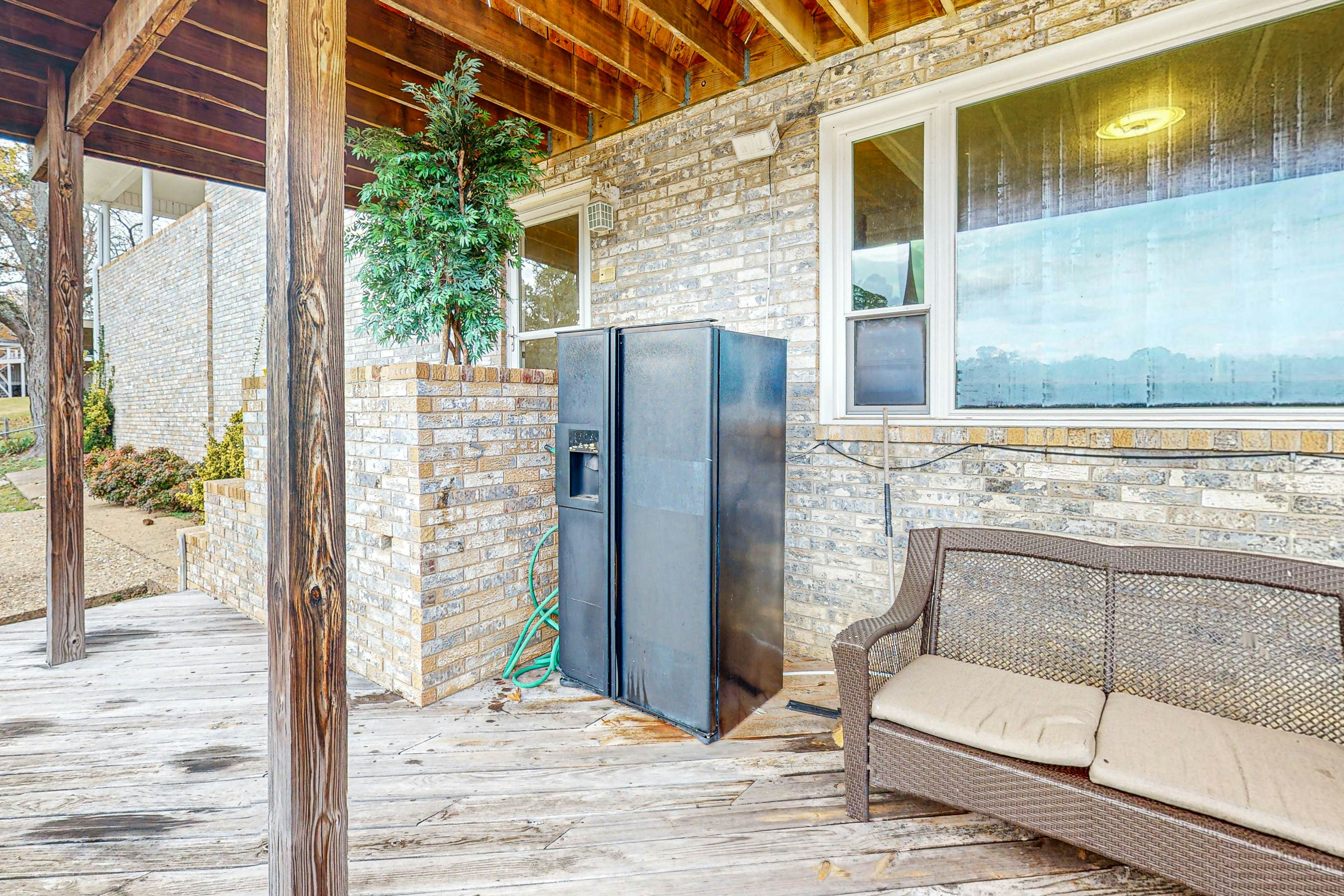 Waterside Retreat on Hamilton