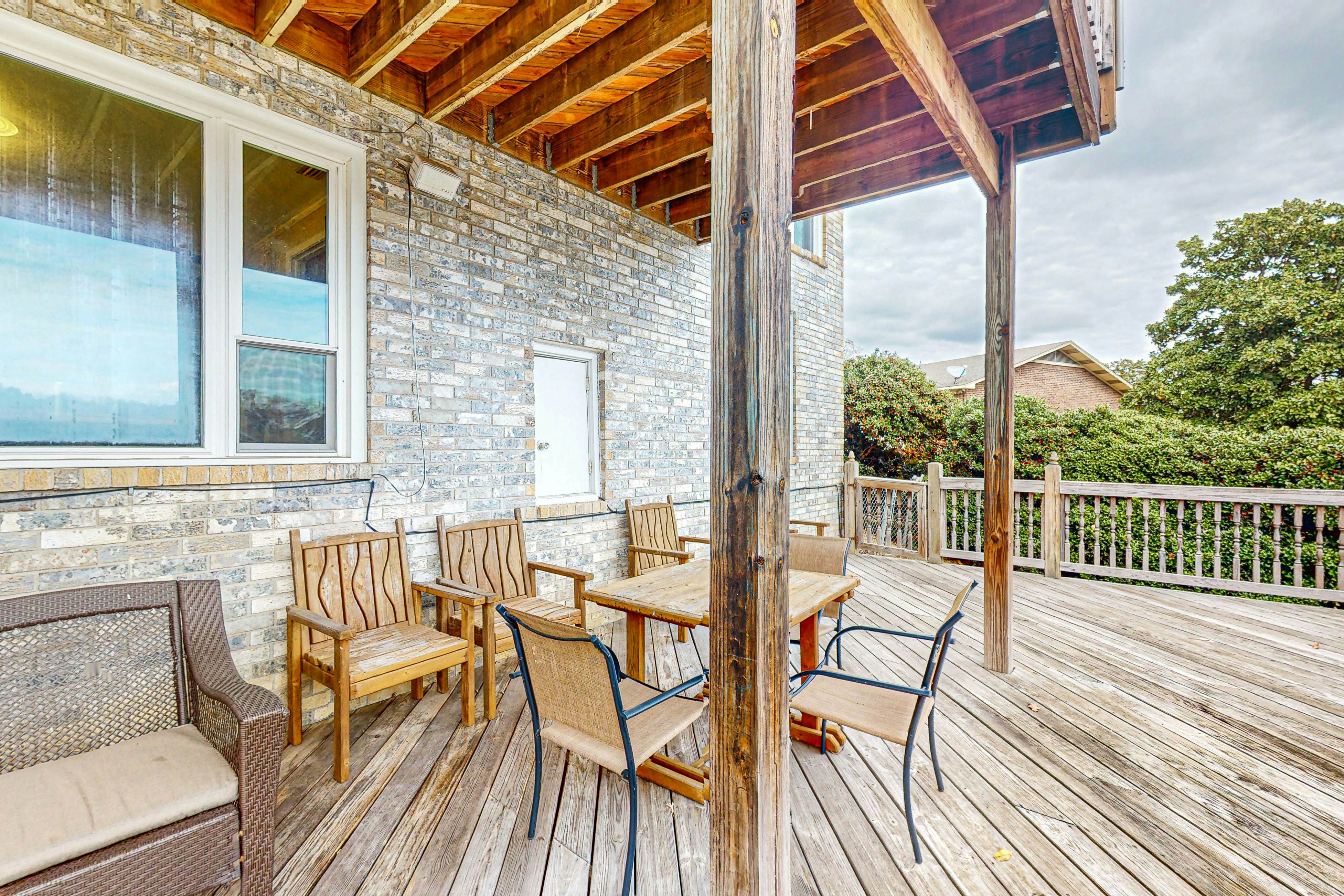 Waterside Retreat on Hamilton