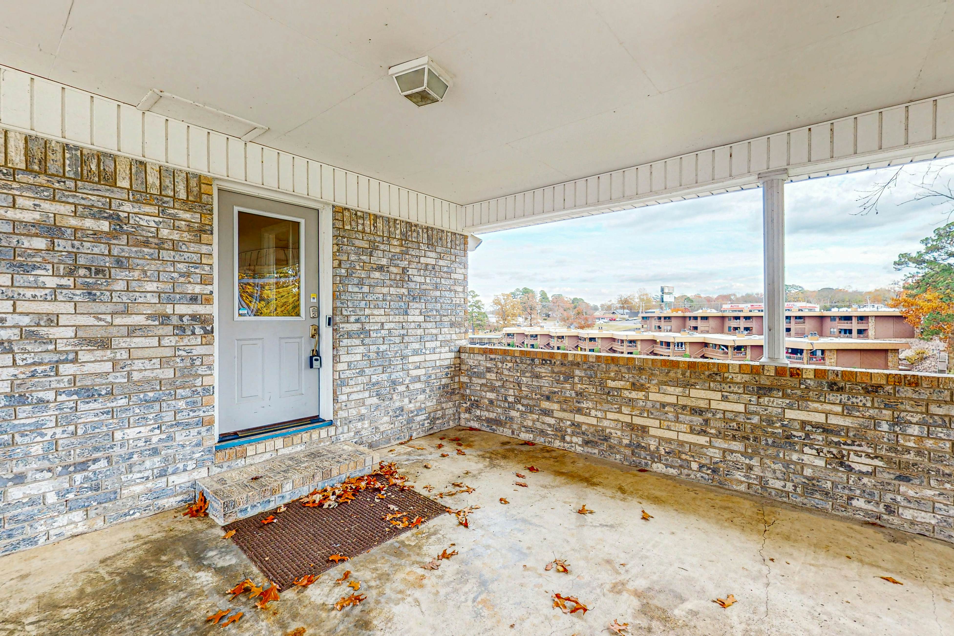 Waterside Retreat on Hamilton