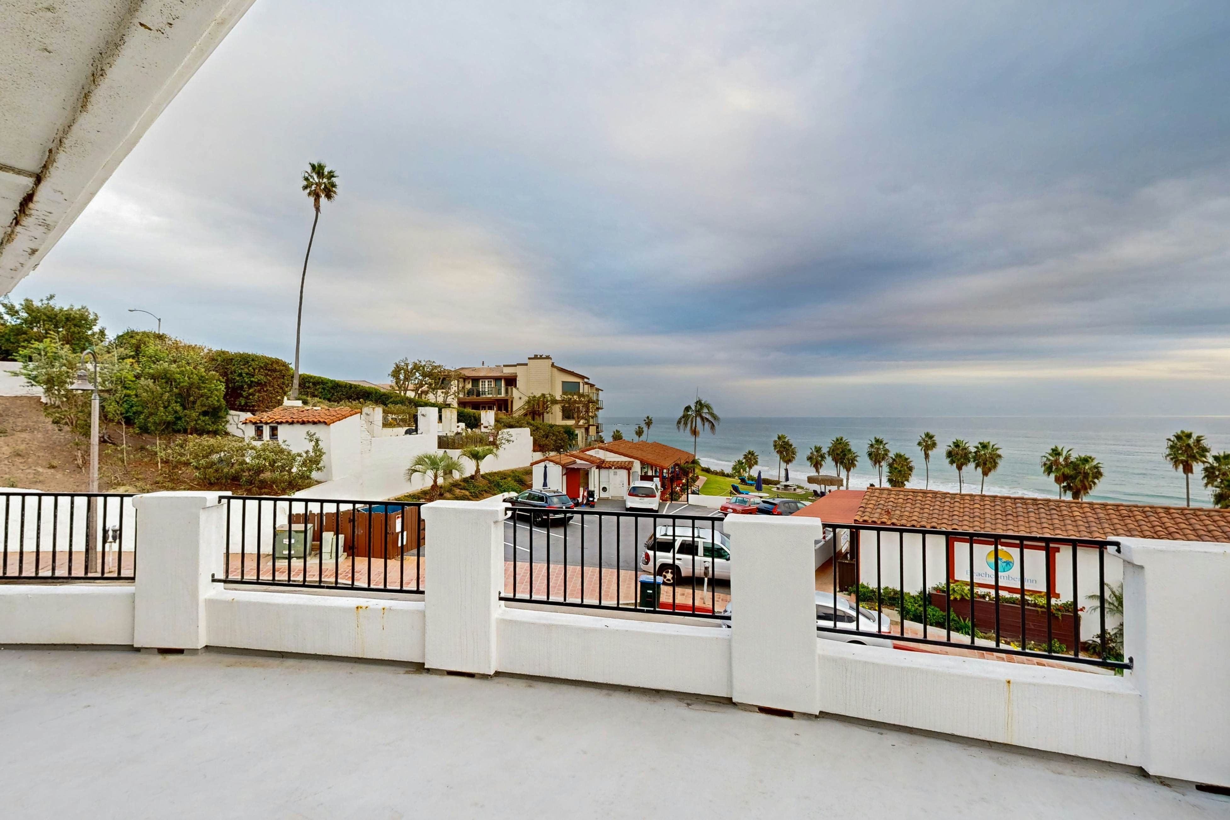 Victoria Ocean View  Apt 4