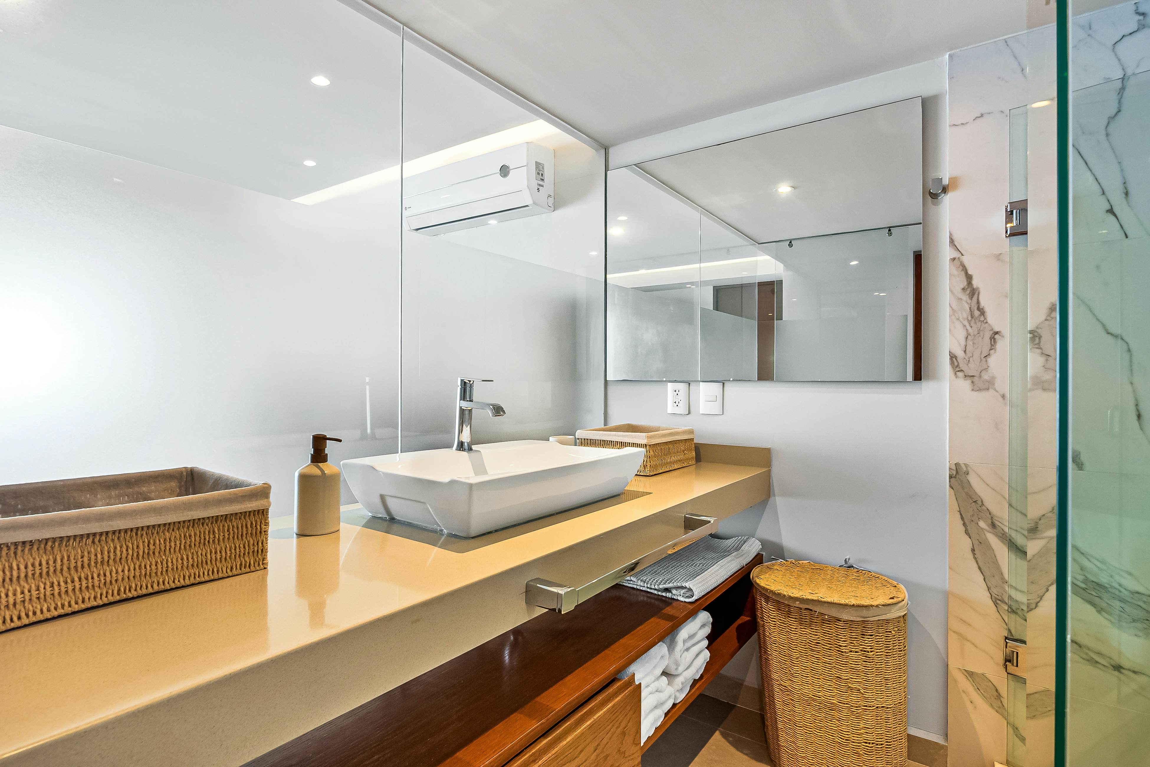 Vista del Mar at Harbor 171 Torre Sur 