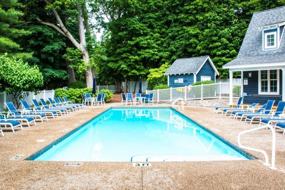 The Lighthouse in Lakeshore Cottages