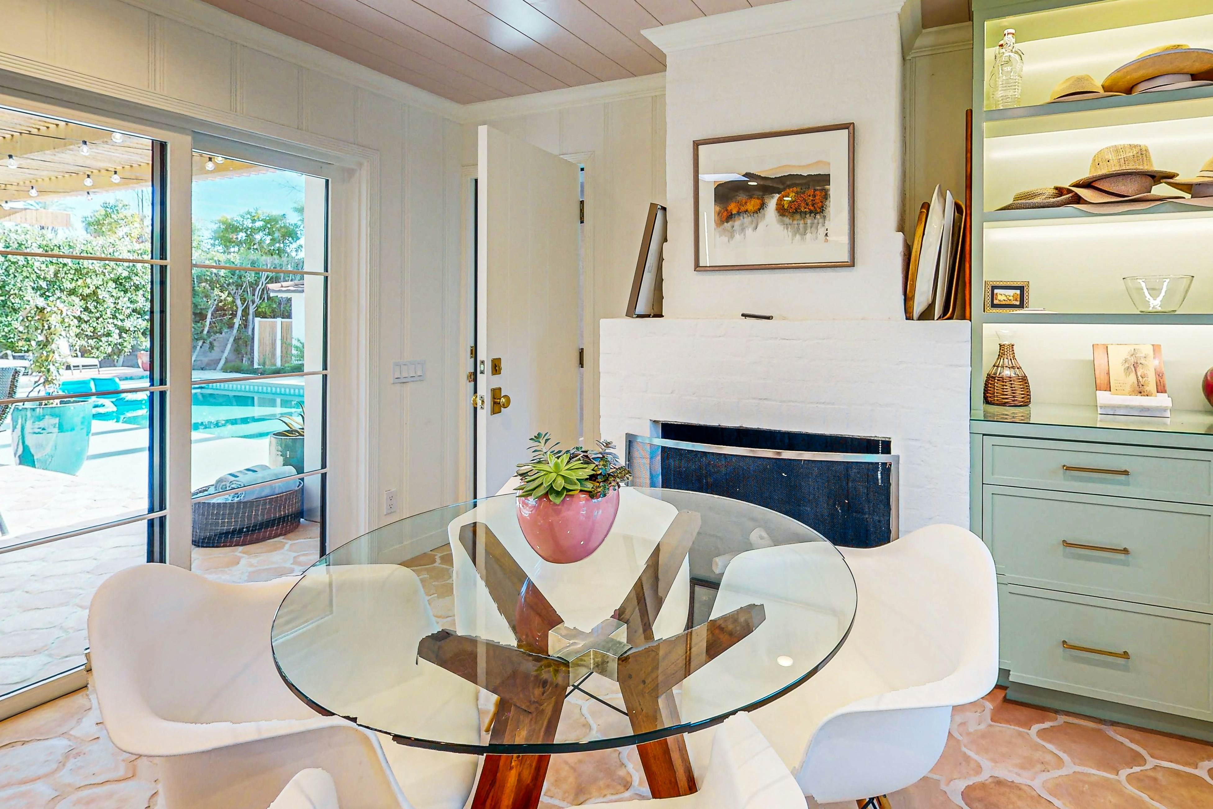 Movie Colony Hideaway - 947