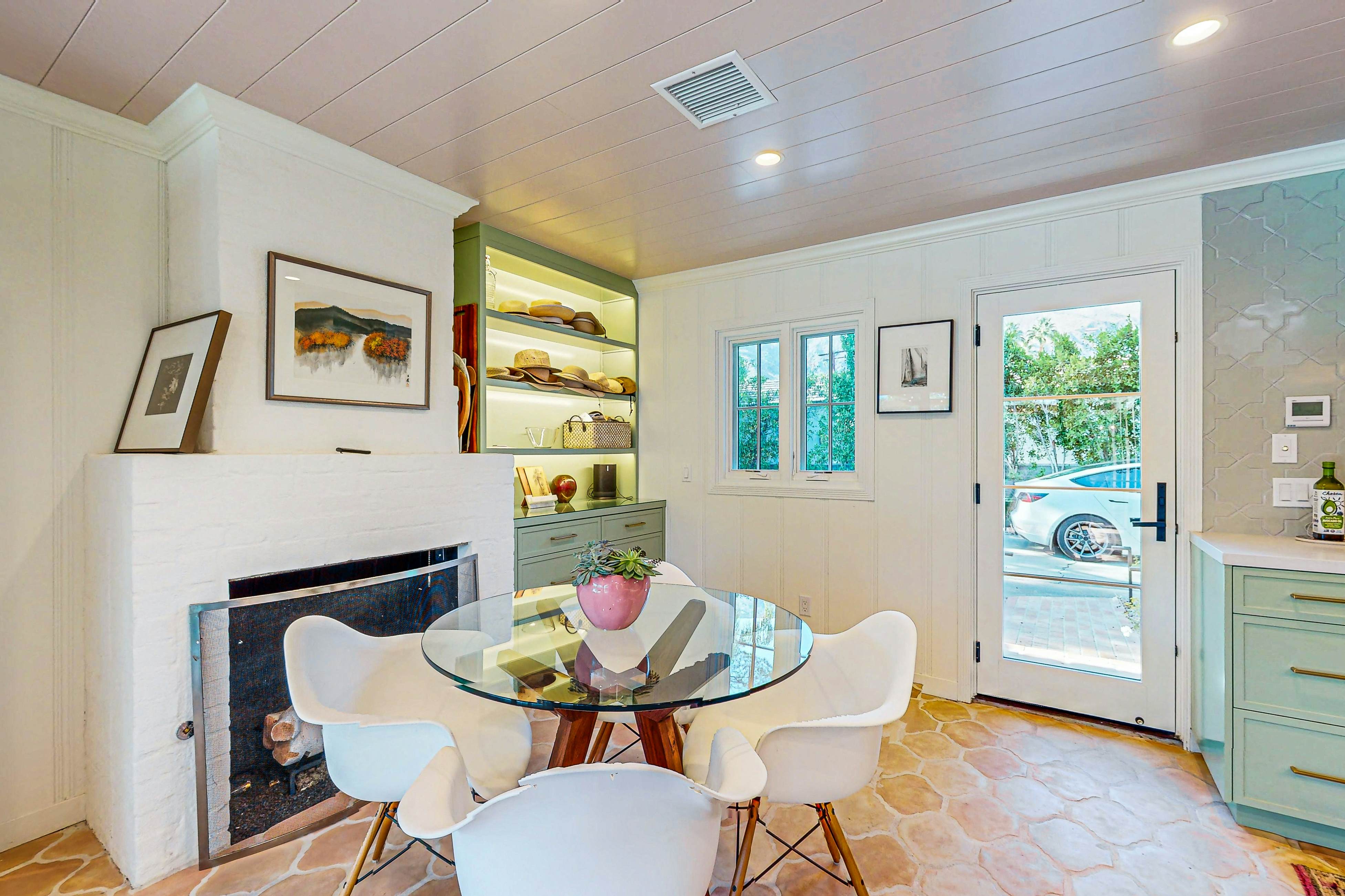 Movie Colony Hideaway - 947